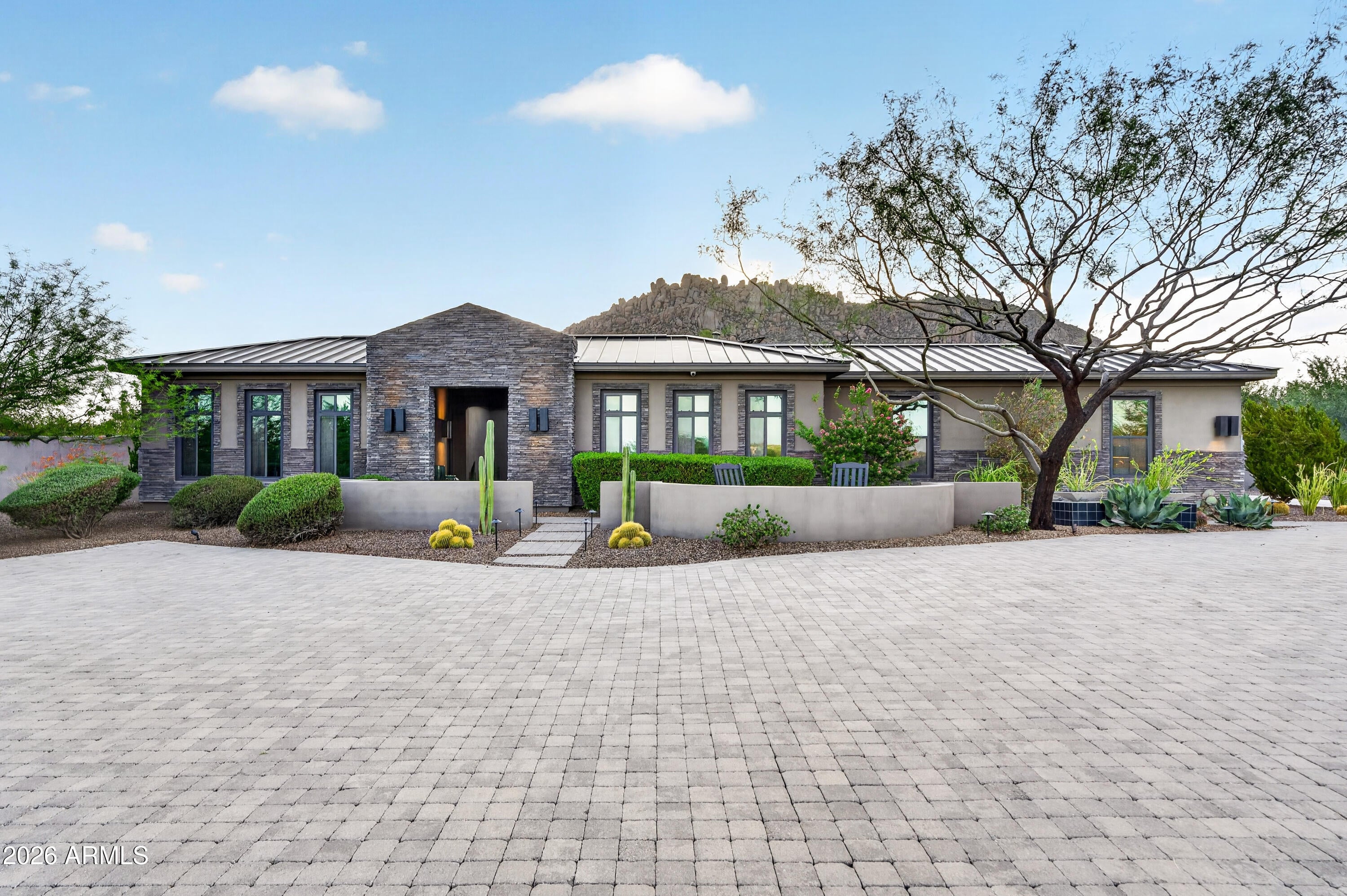 11605 E DESERT HOLLY Drive