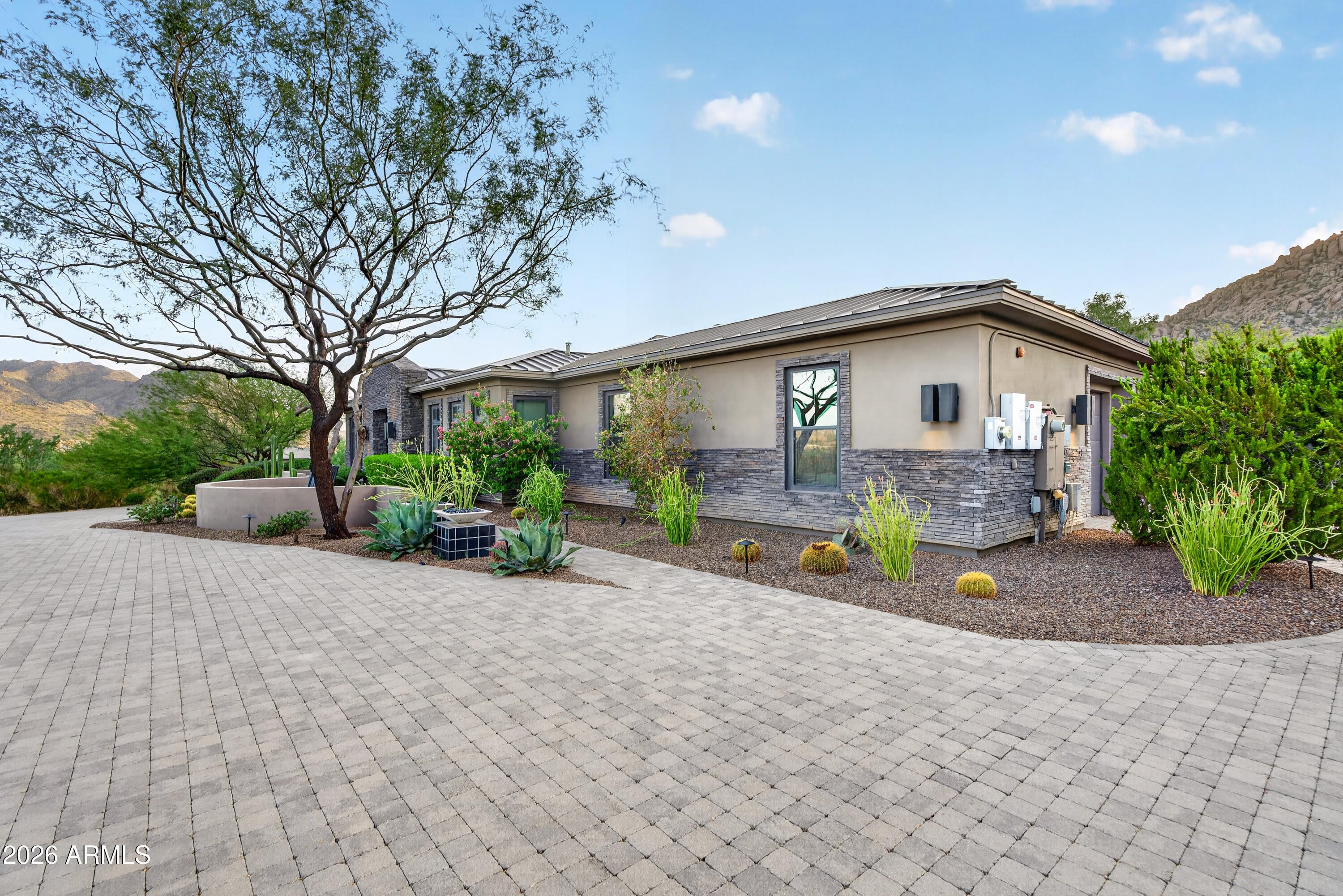 11605 E DESERT HOLLY Drive