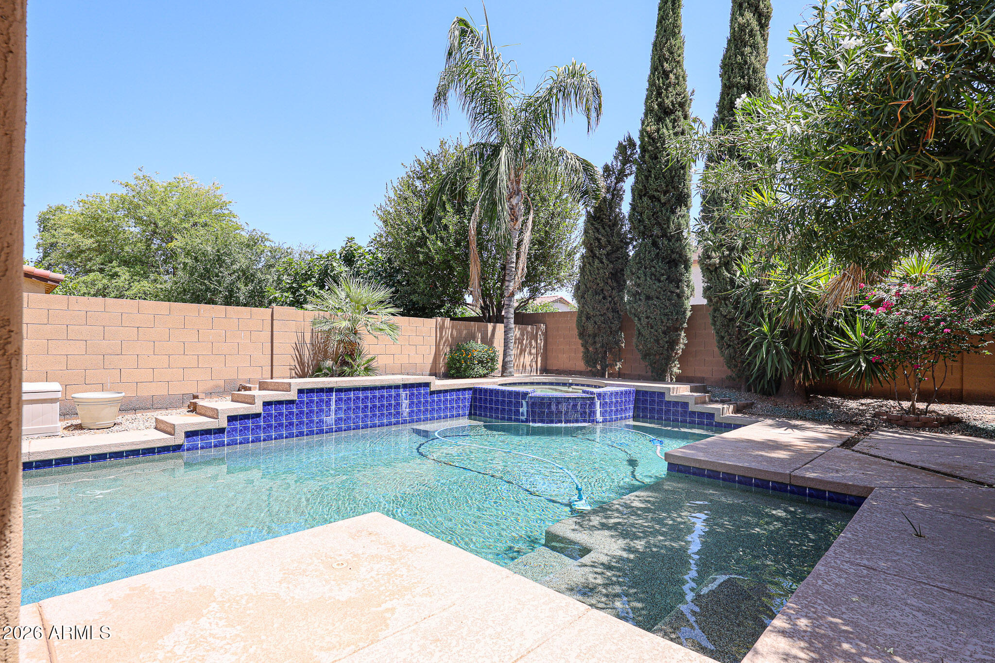 2407 E GLACIER Place