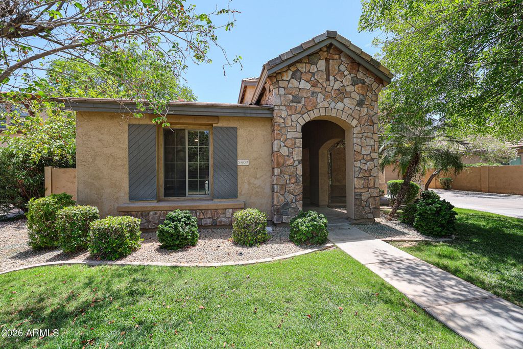 Photo of 2407 E Glacier Place, Chandler, AZ 85249 (MLS # 7053007)