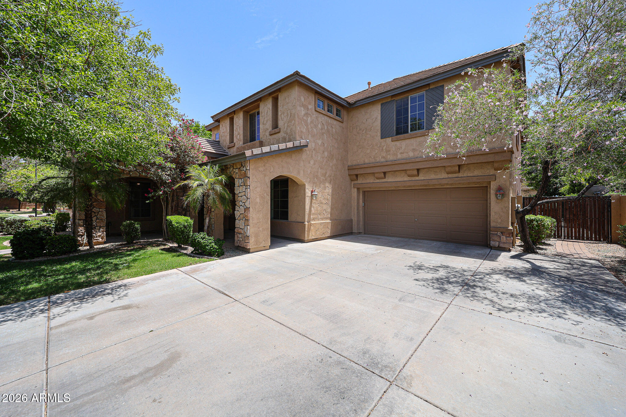 2407 E GLACIER Place