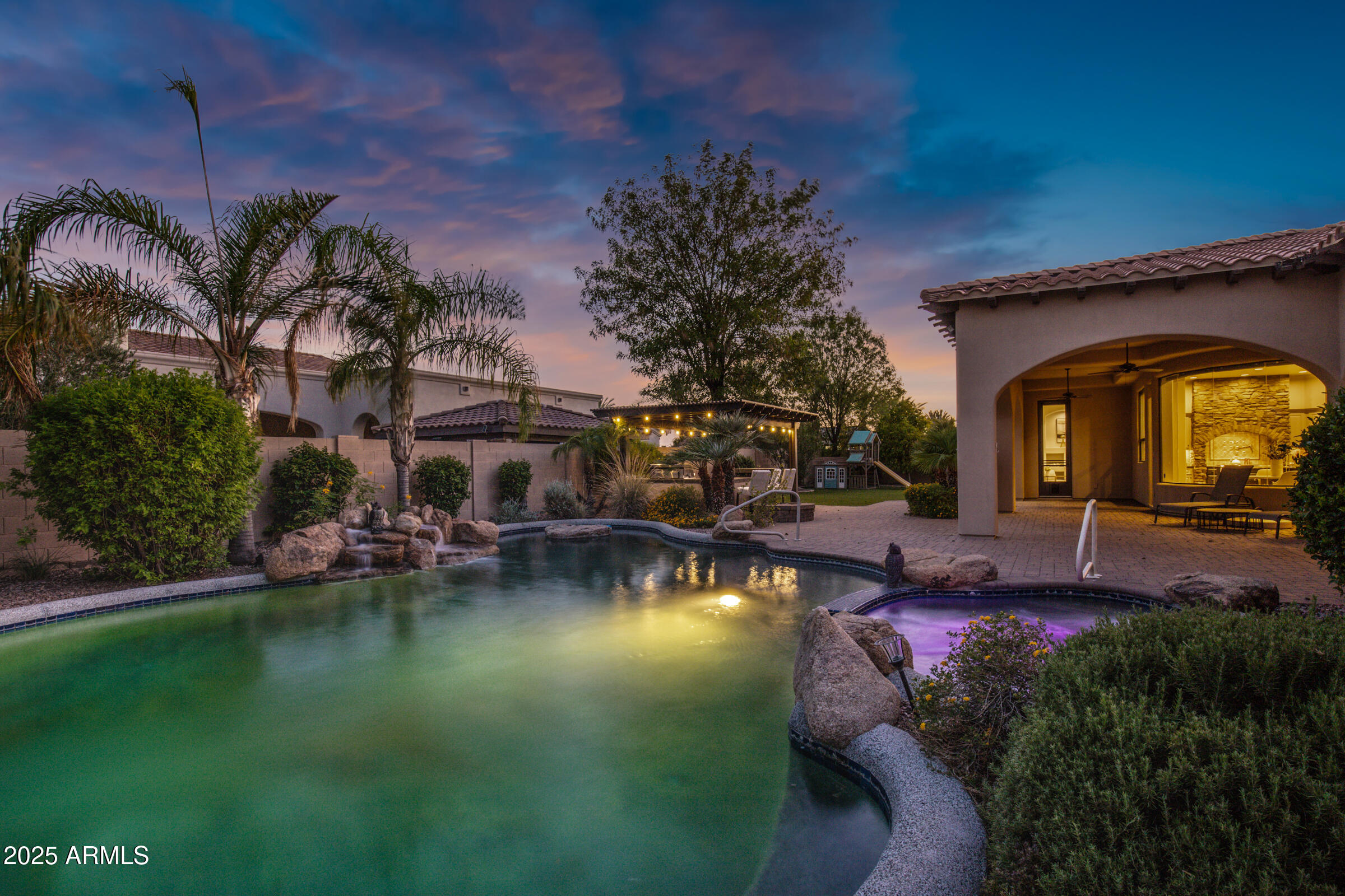 4327 E CAPRICORN Place