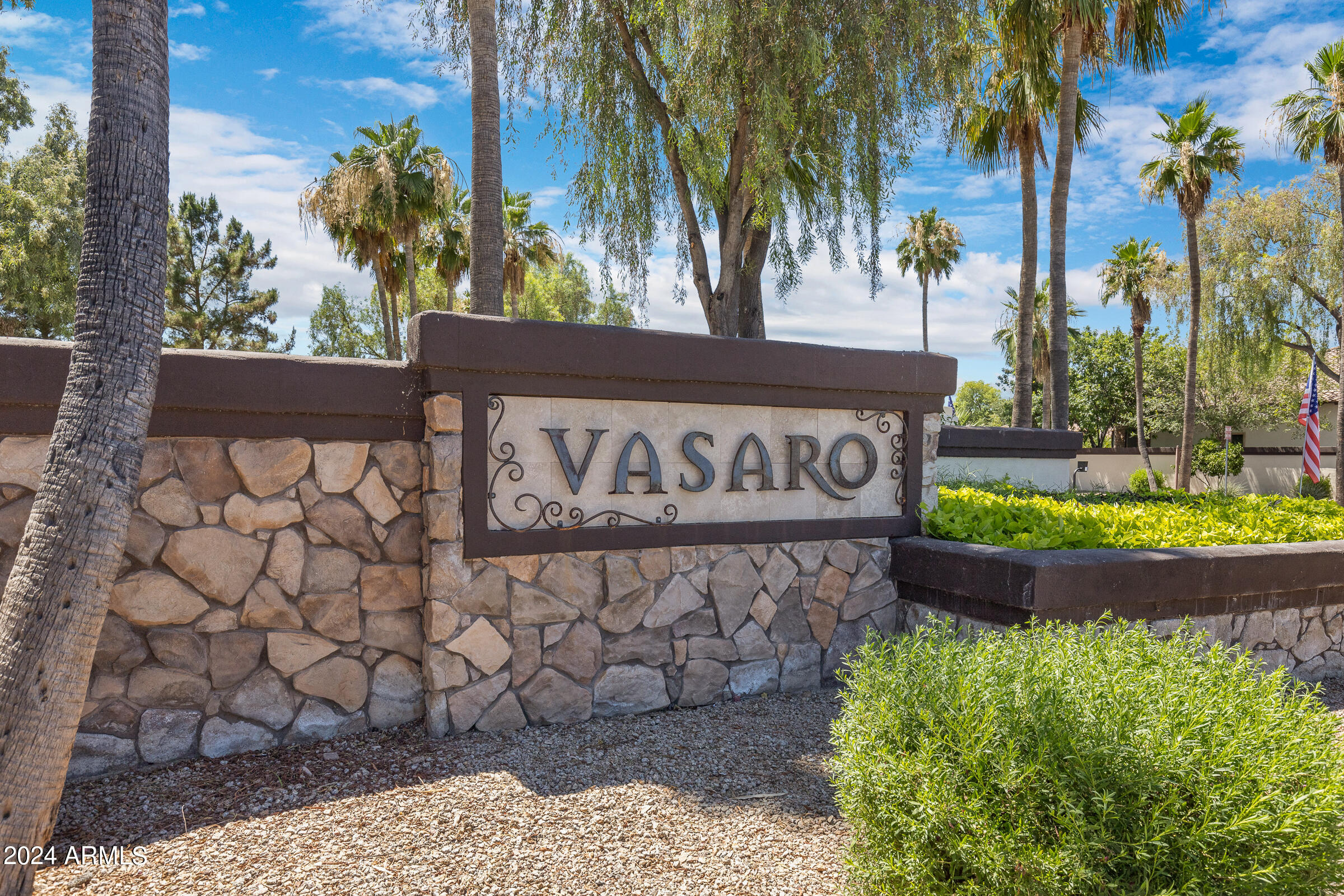 4327 E CAPRICORN Place