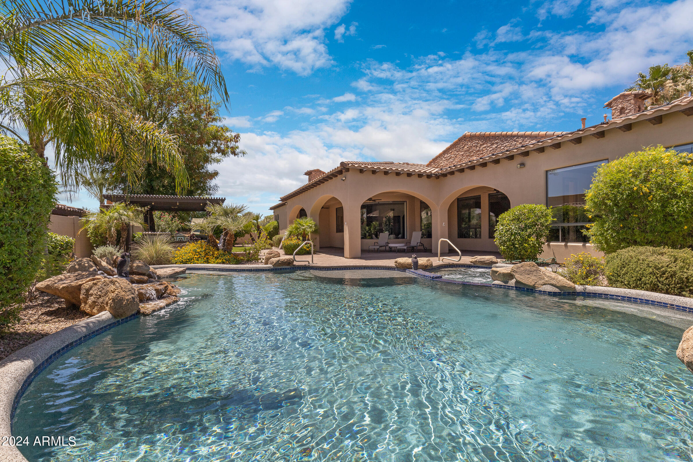 4327 E CAPRICORN Place
