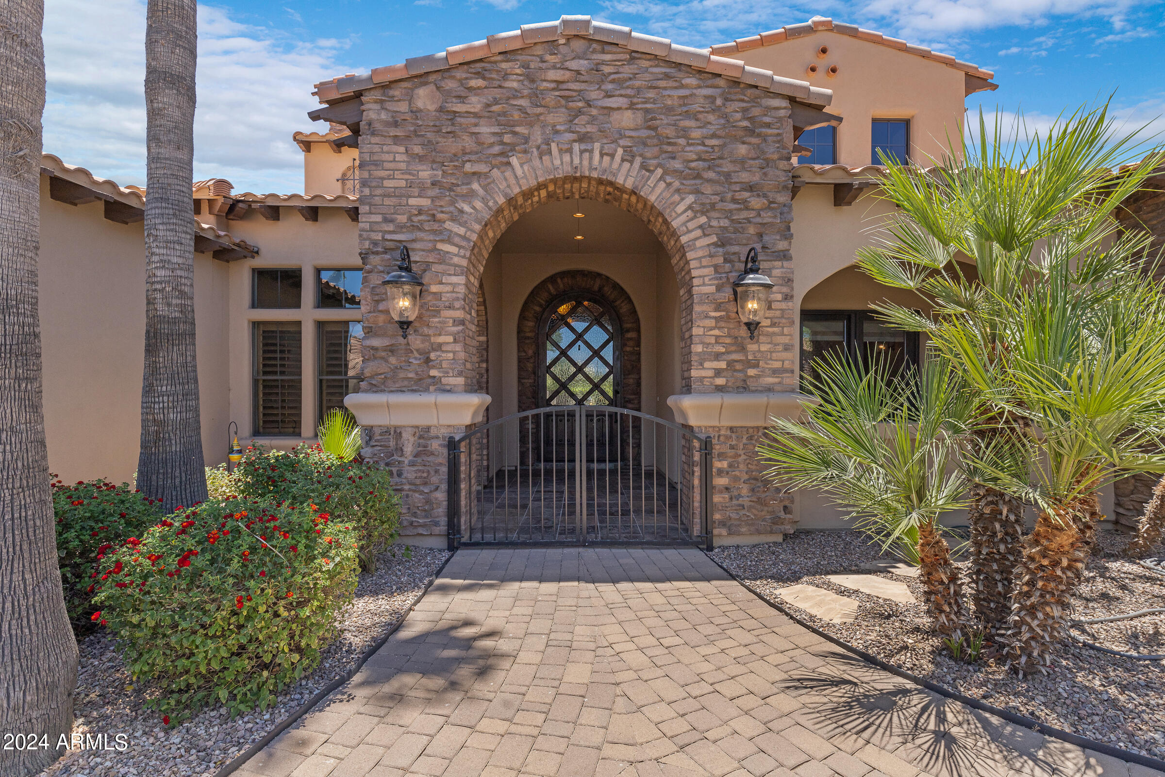 4327 E CAPRICORN Place