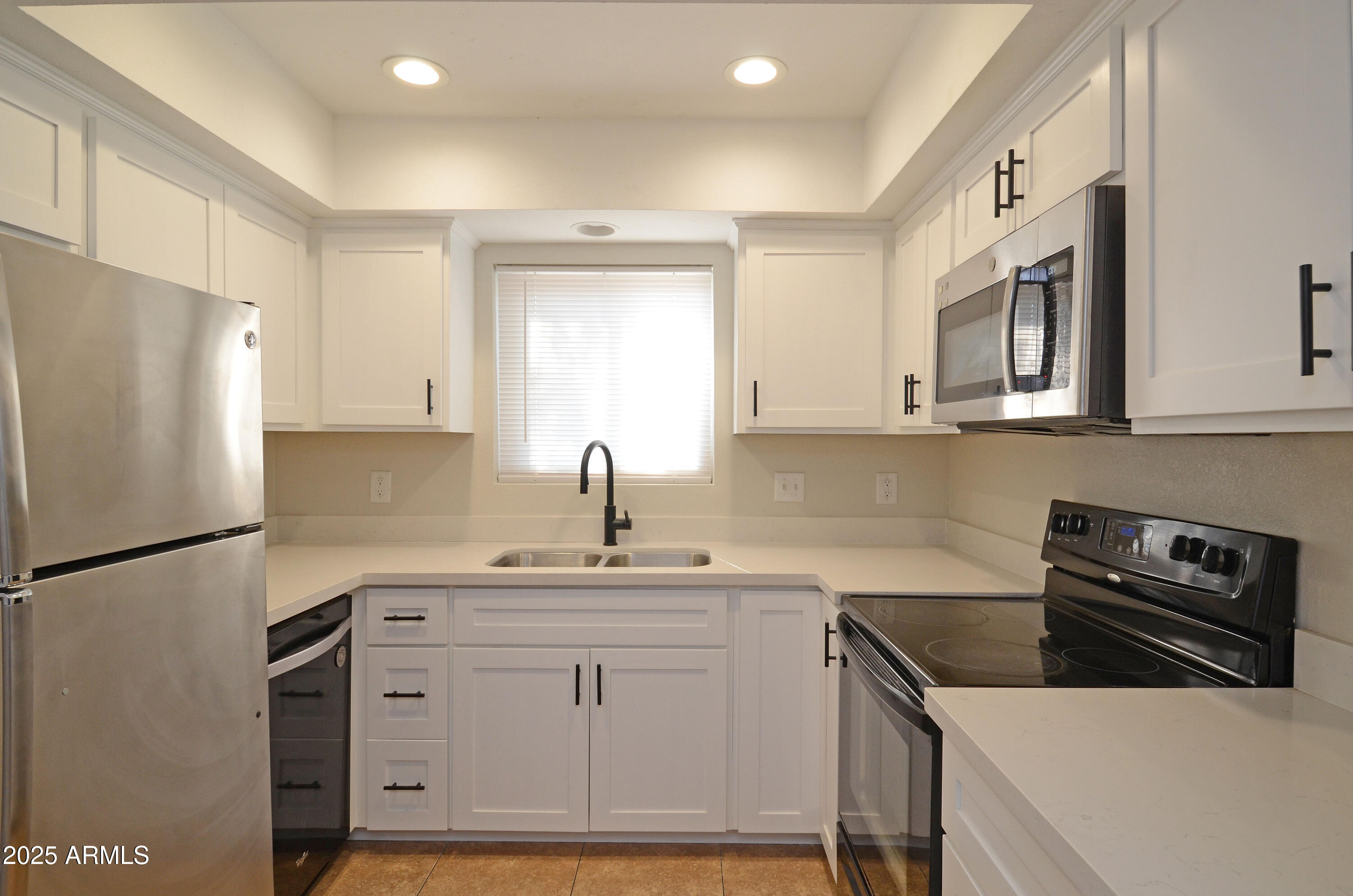 2315 W UNION HILLS Drive 108