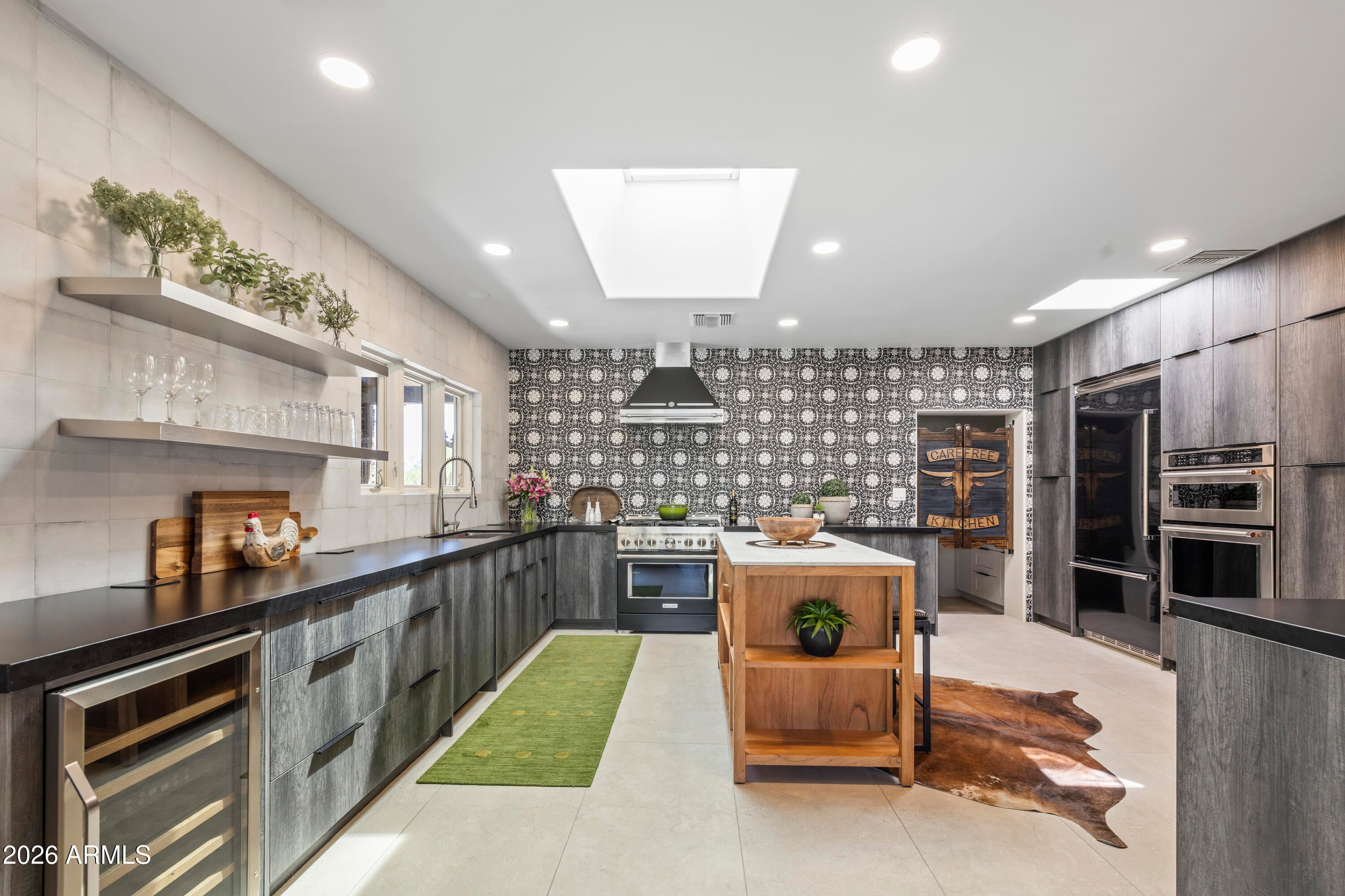 1018 N BOULDER Drive