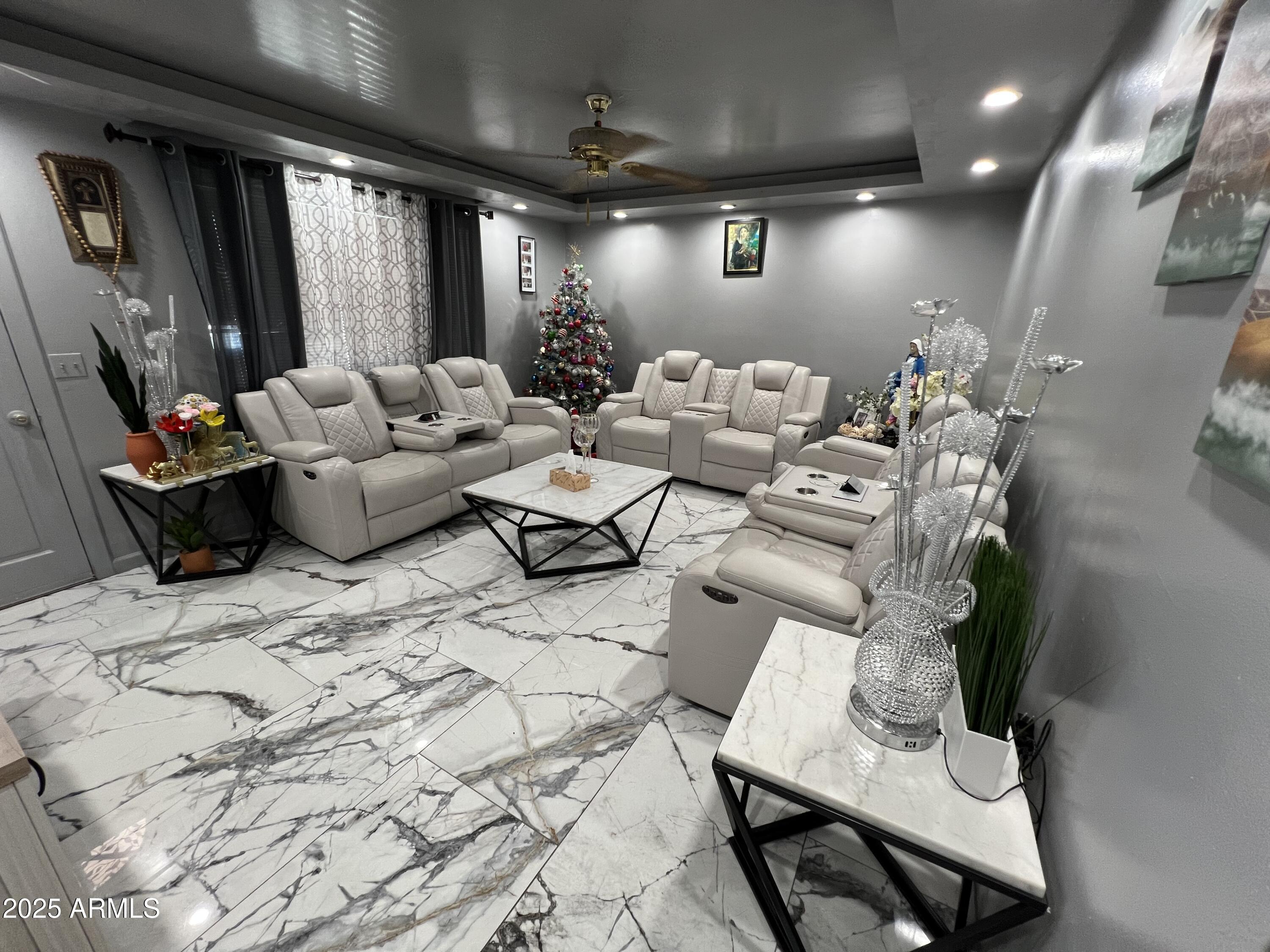 3144 W CORRINE Drive