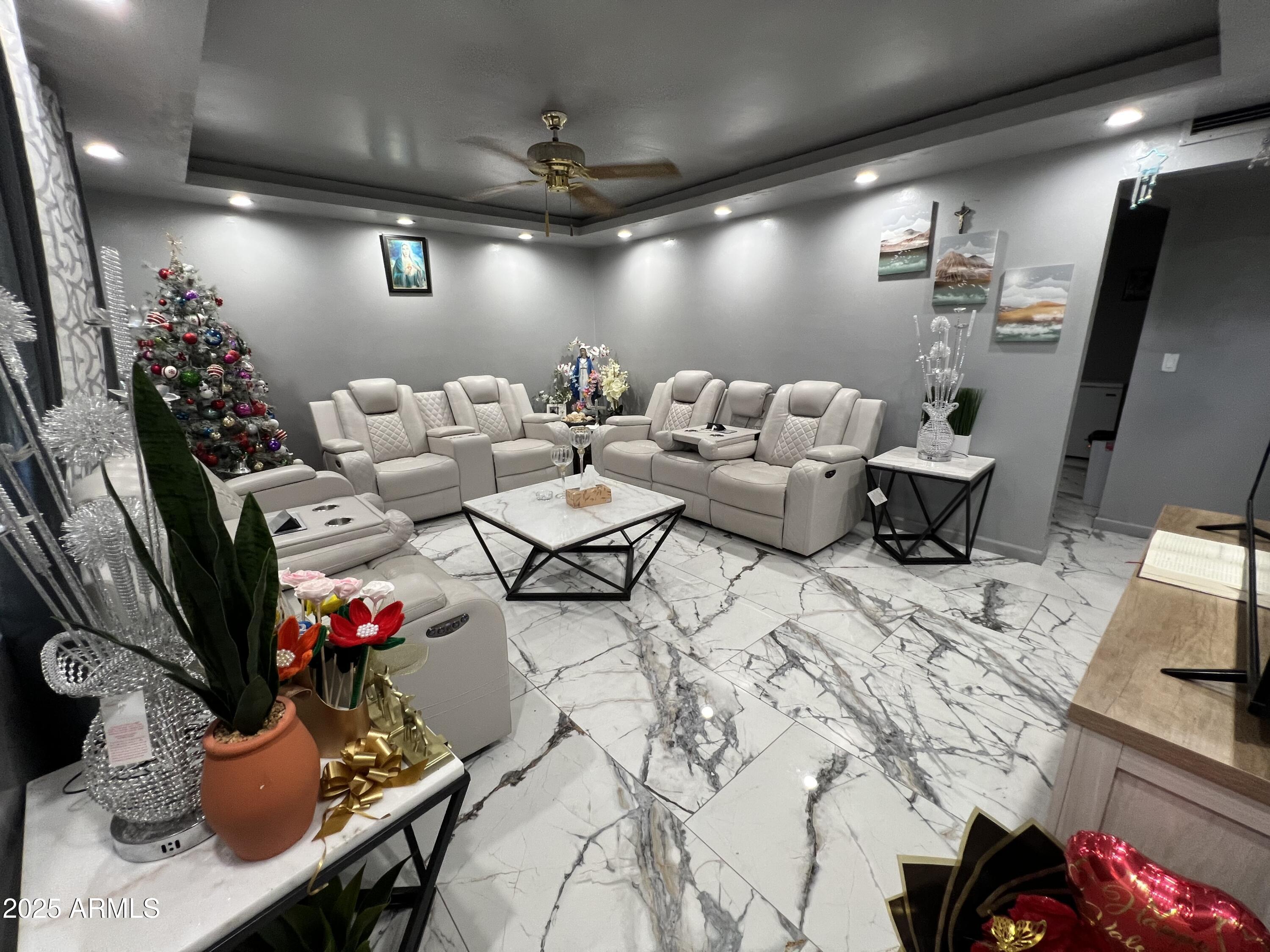 3144 W CORRINE Drive