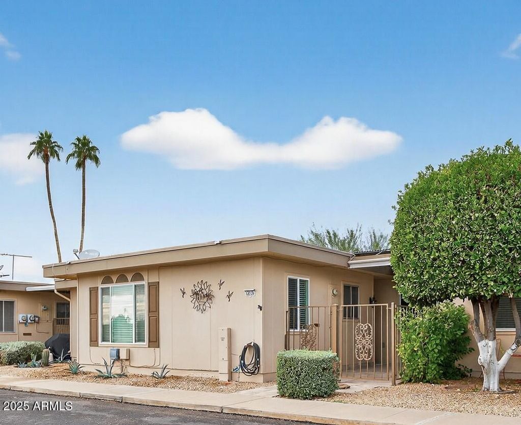 Photo of 13721 N 98th Avenue #C, Sun City, AZ 85351 (MLS # 6947209)