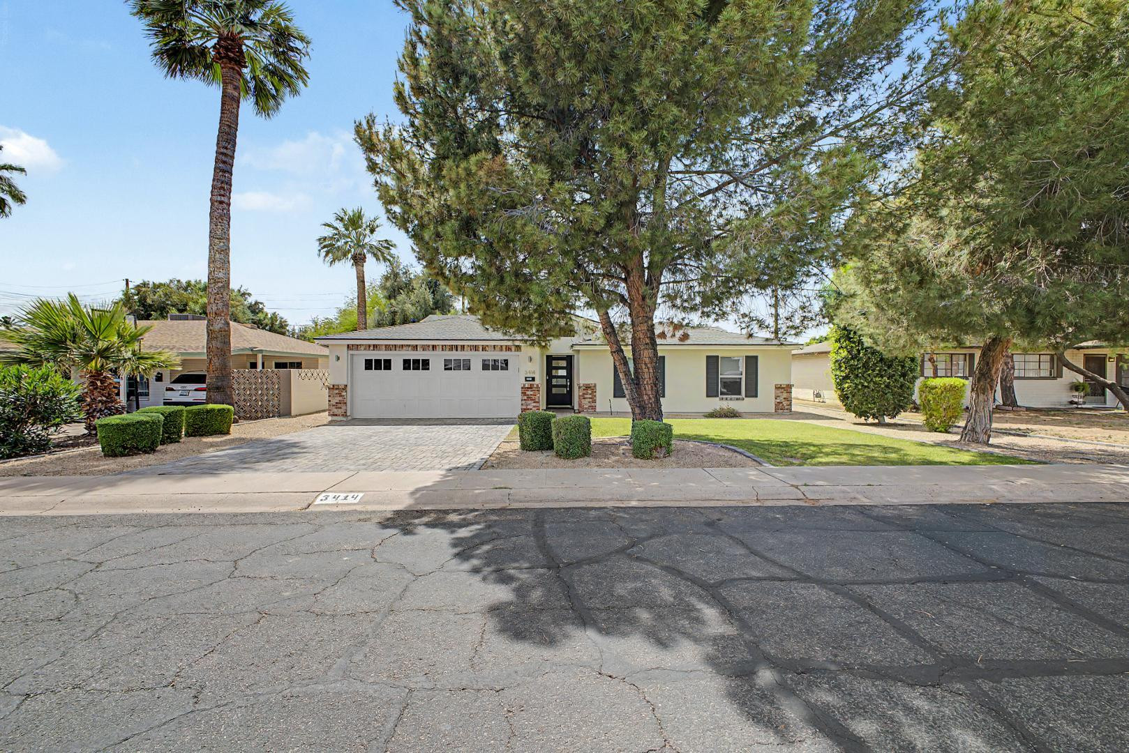 3414 N 44th Place