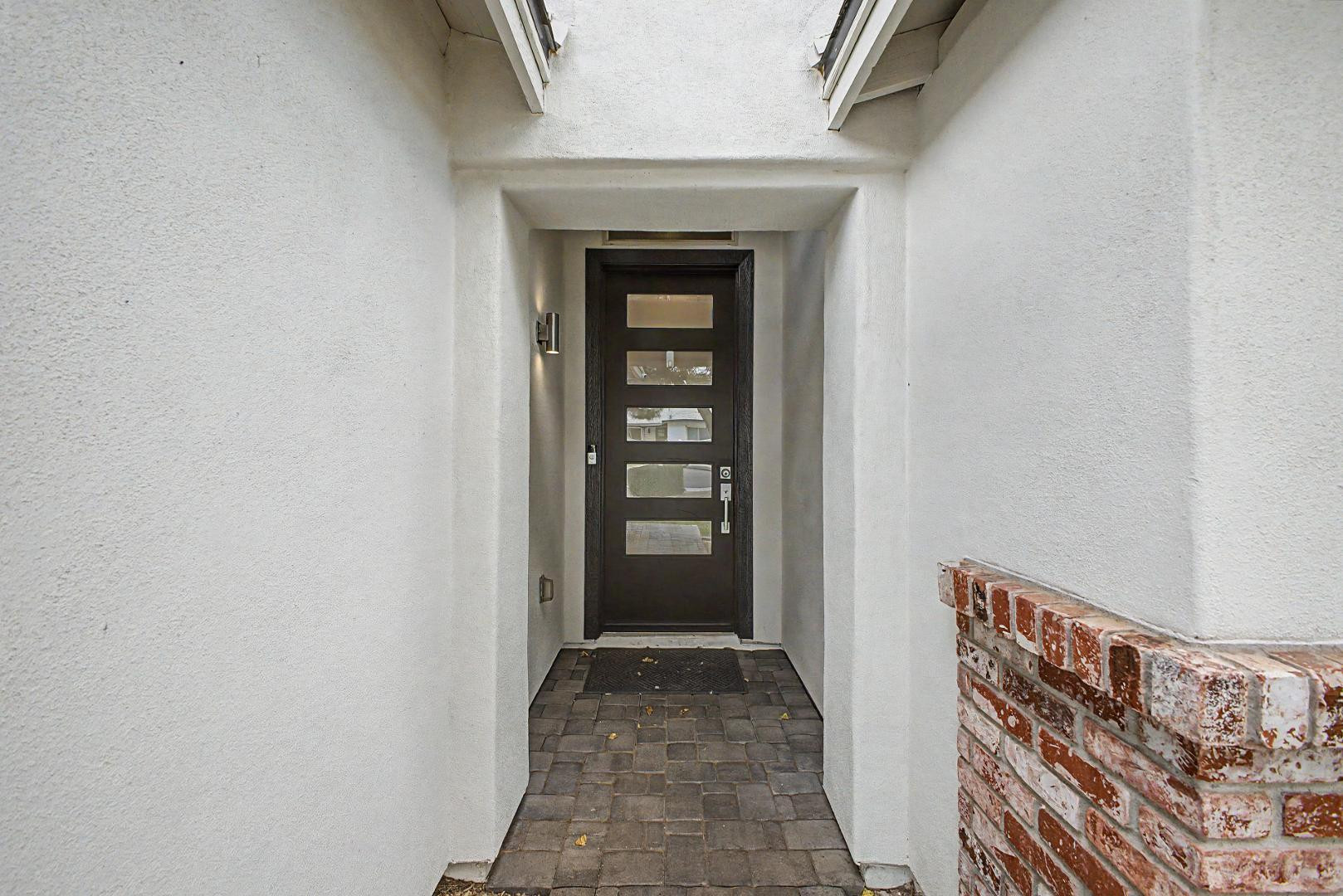 3414 N 44th Place