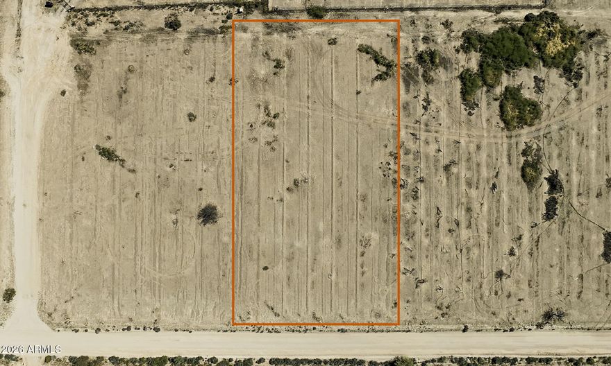 Build your dream home on this 1.002-acre lot in Harquahala Ranches 3 in Tonopah, AZ. Zoned R-43 (1 home per acre), this property allows custom or manufactured homes and offers peaceful rural living with wide-open desert views. Located in a growing West Valley corridor with strong recent activity and future development potential. Ideal for homeowners or investors. Nearby access to APS electric and Global Water. Buyer to verify service availability.