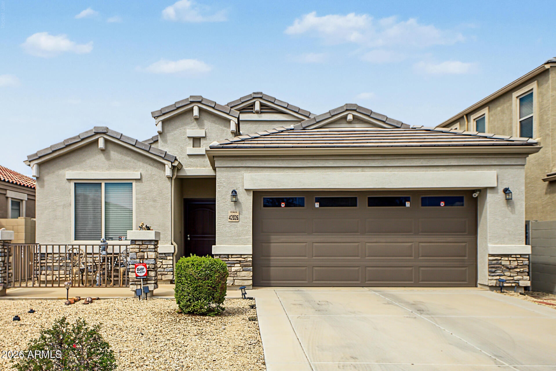 Properties 1 42026 W LUNAR Street