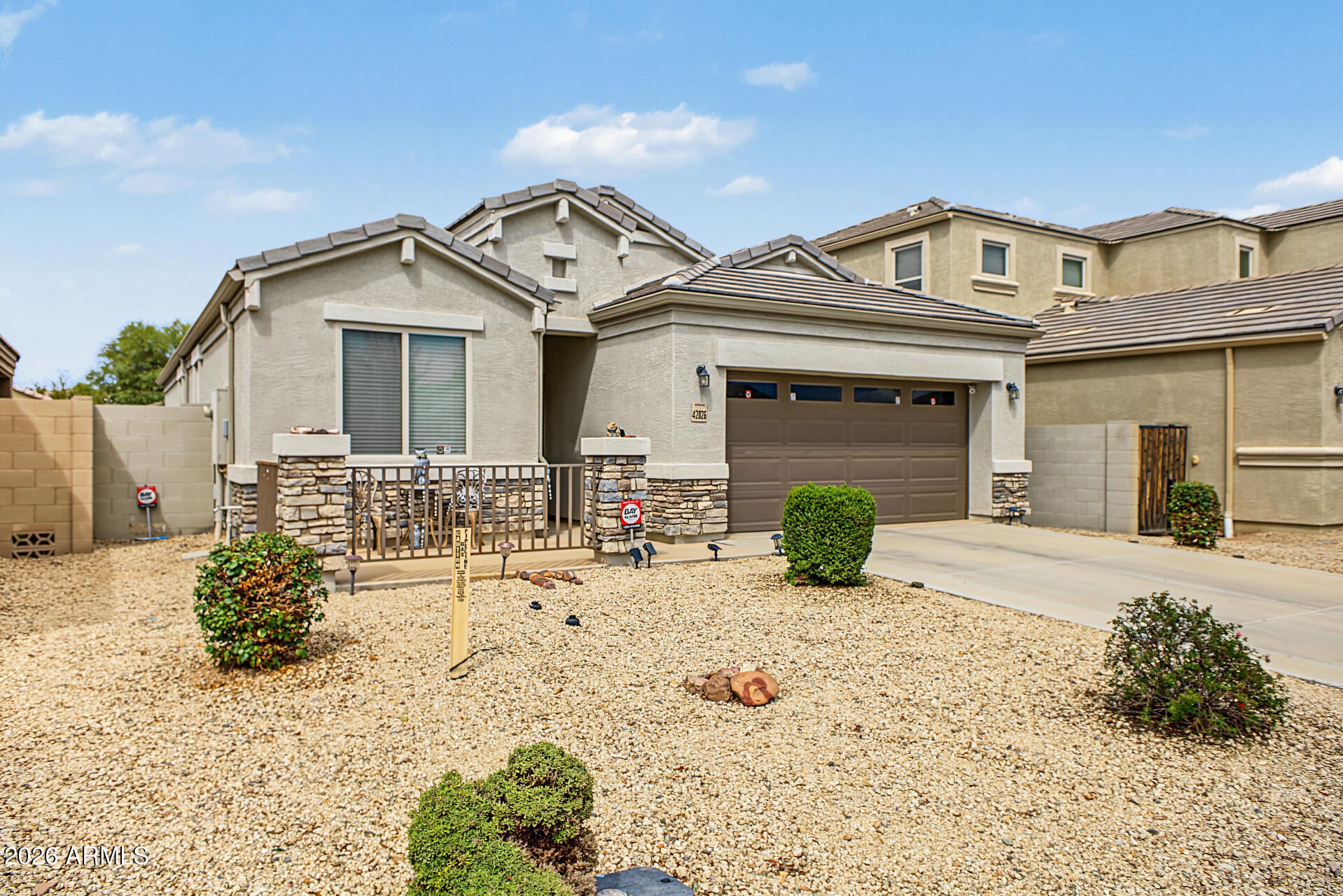 Properties 2 42026 W LUNAR Street