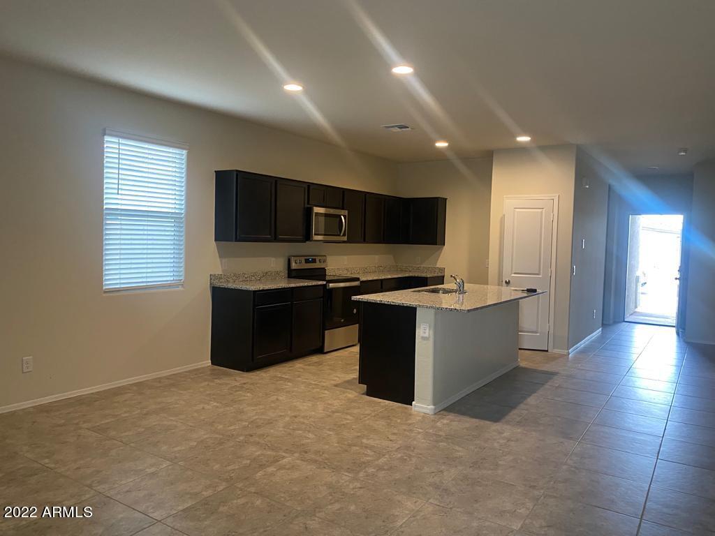 2006 E PIEDMONT Place