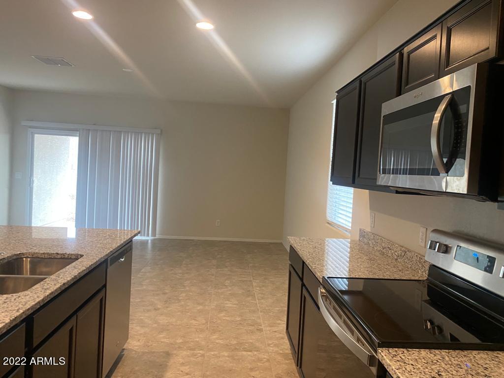 2006 E PIEDMONT Place