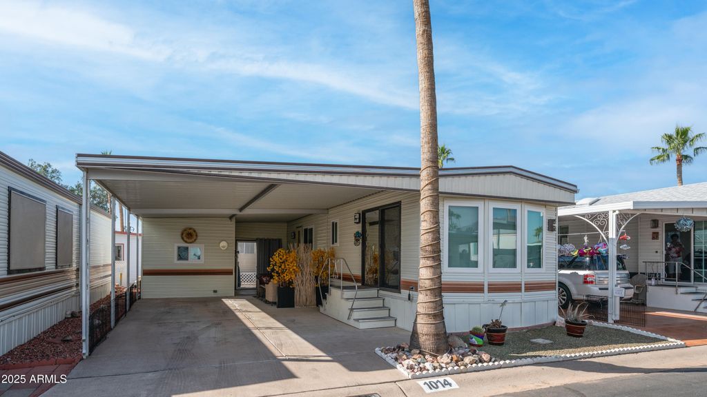 Photo of 1014 Propsector Drive, Apache Junction, AZ 85119 (MLS # 6947952)