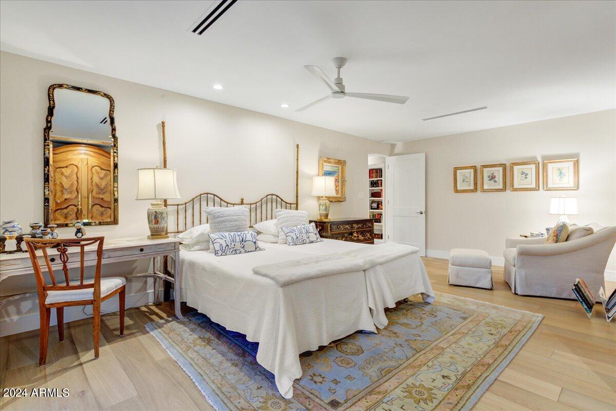 VILLAGE AT CAMELBACK MOUNTAIN - Residential