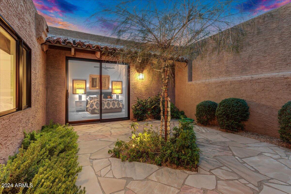 VILLAGE AT CAMELBACK MOUNTAIN - Residential