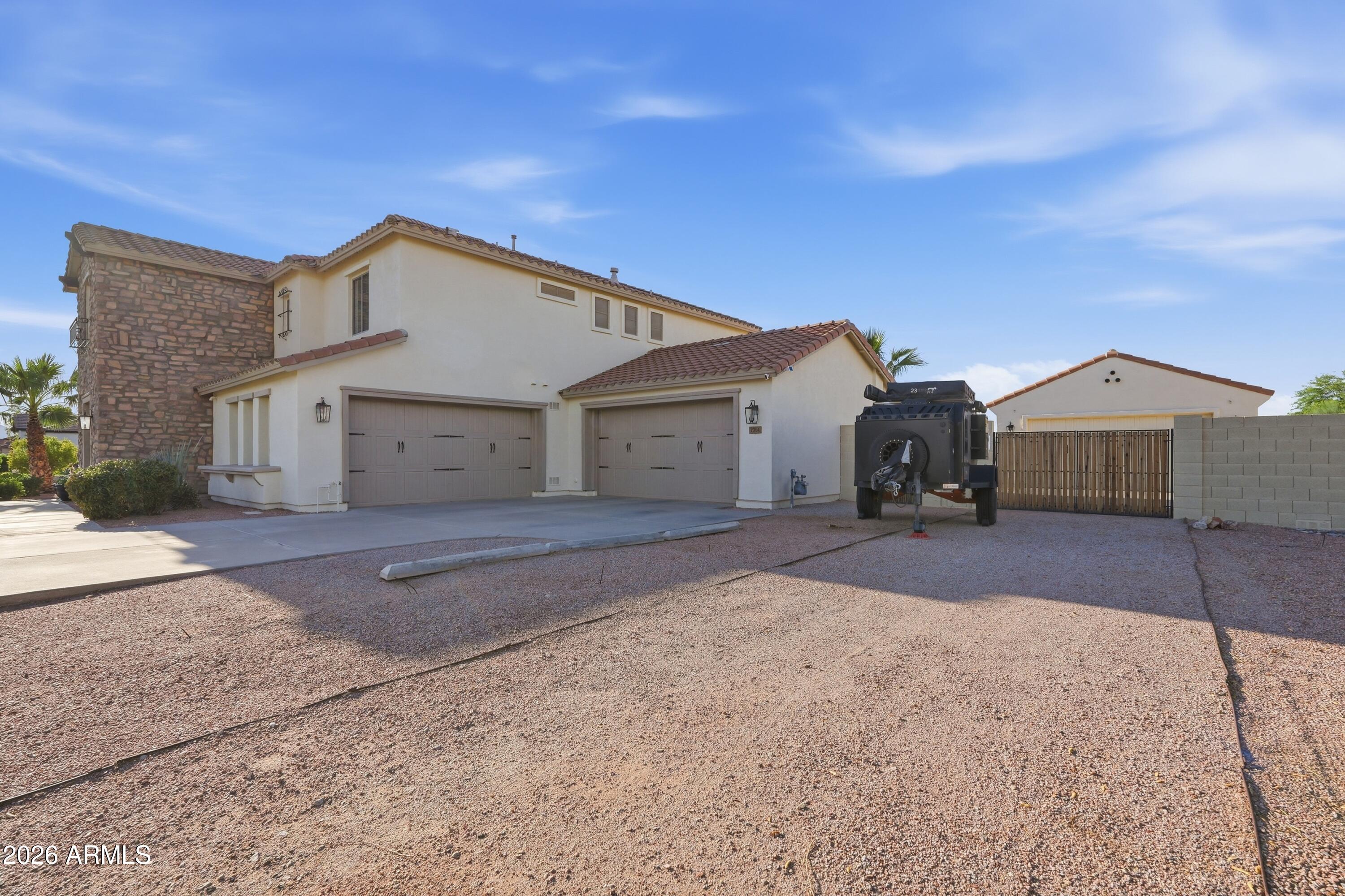 2364 W PHILLIPS Road