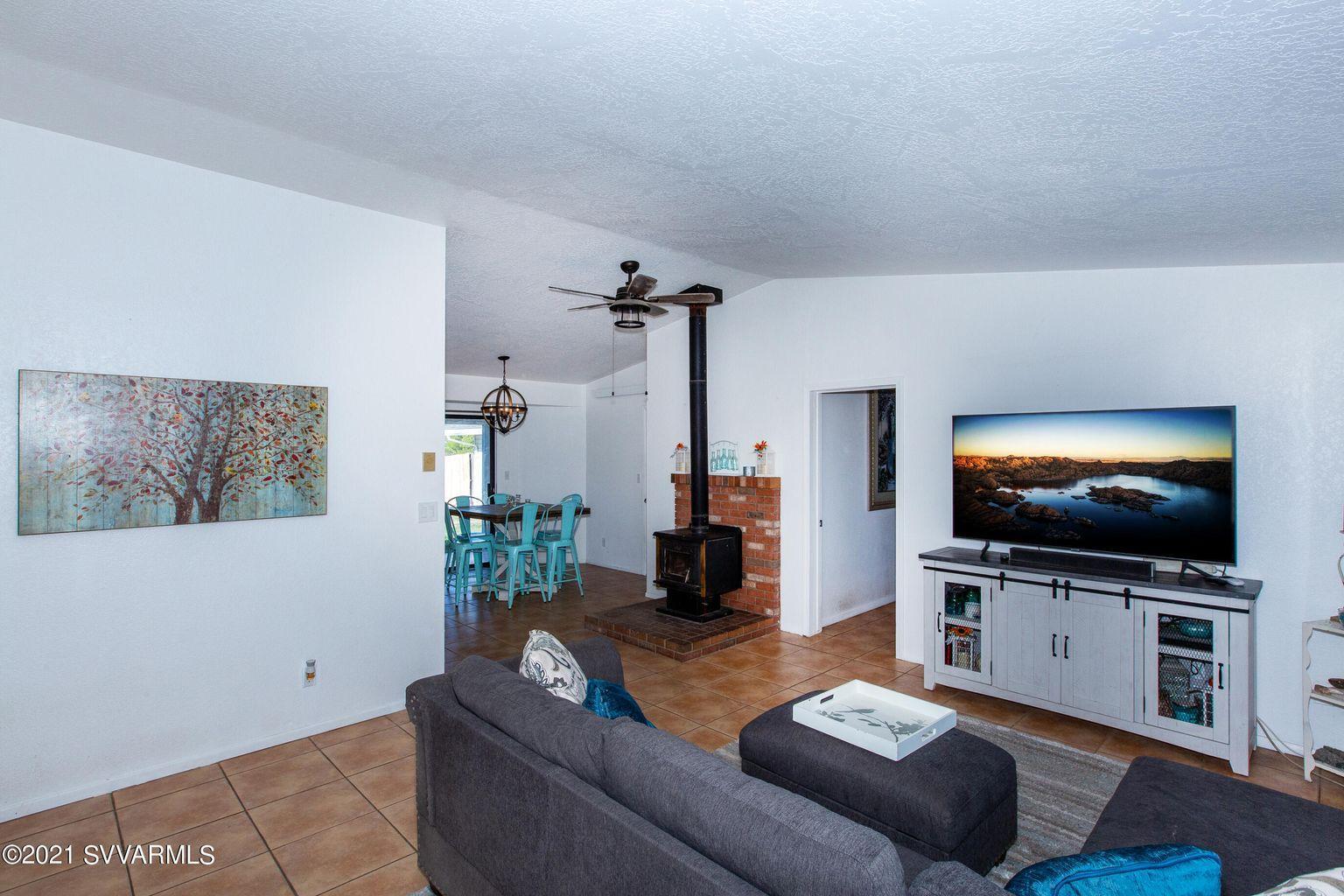 552 E Lamarcia Drive