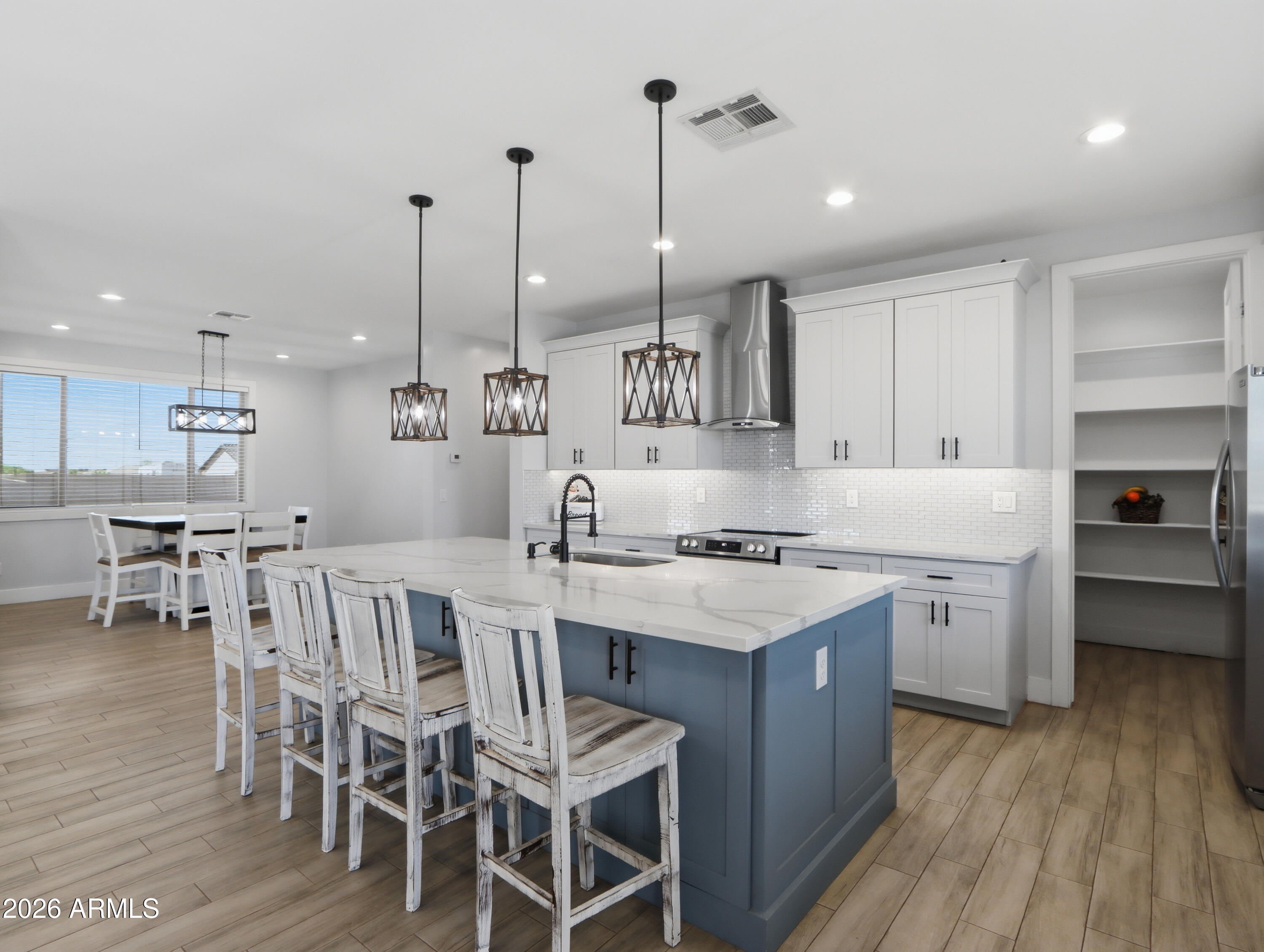 5995 E ROLLING RIDGE Road