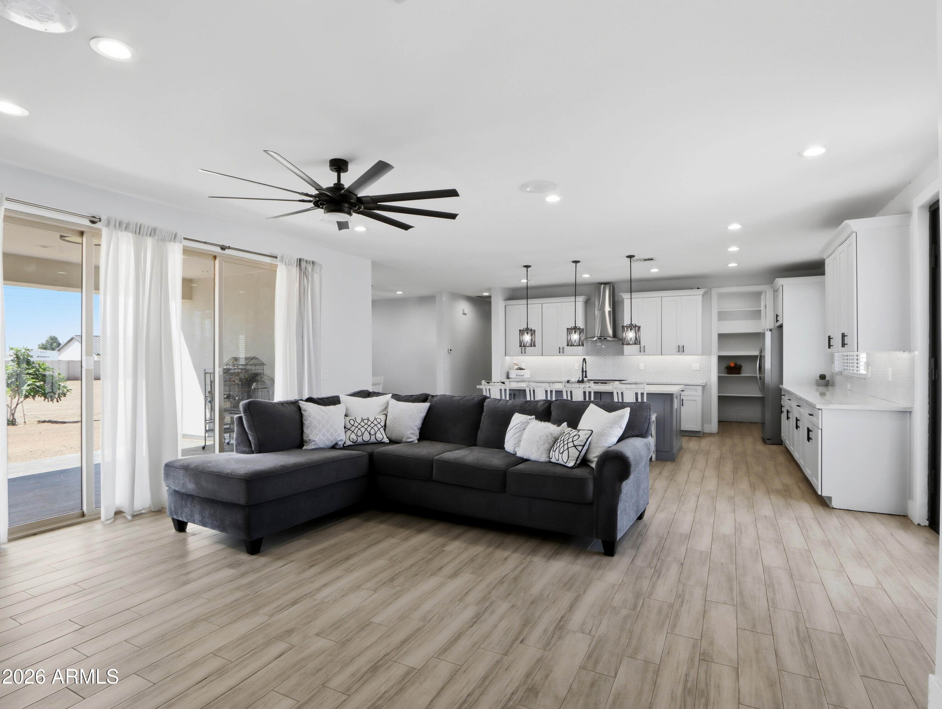 5995 E ROLLING RIDGE Road