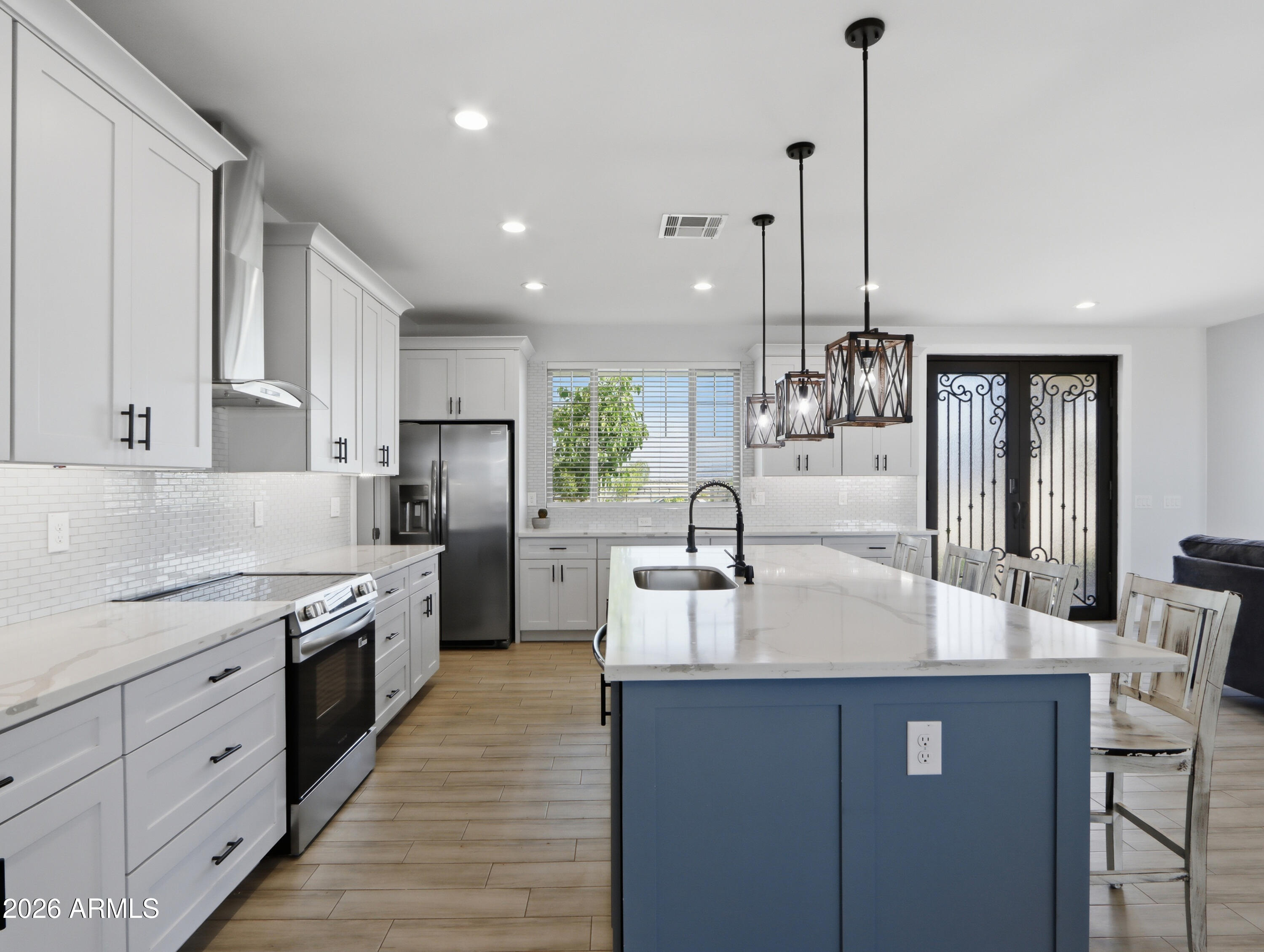 5995 E ROLLING RIDGE Road