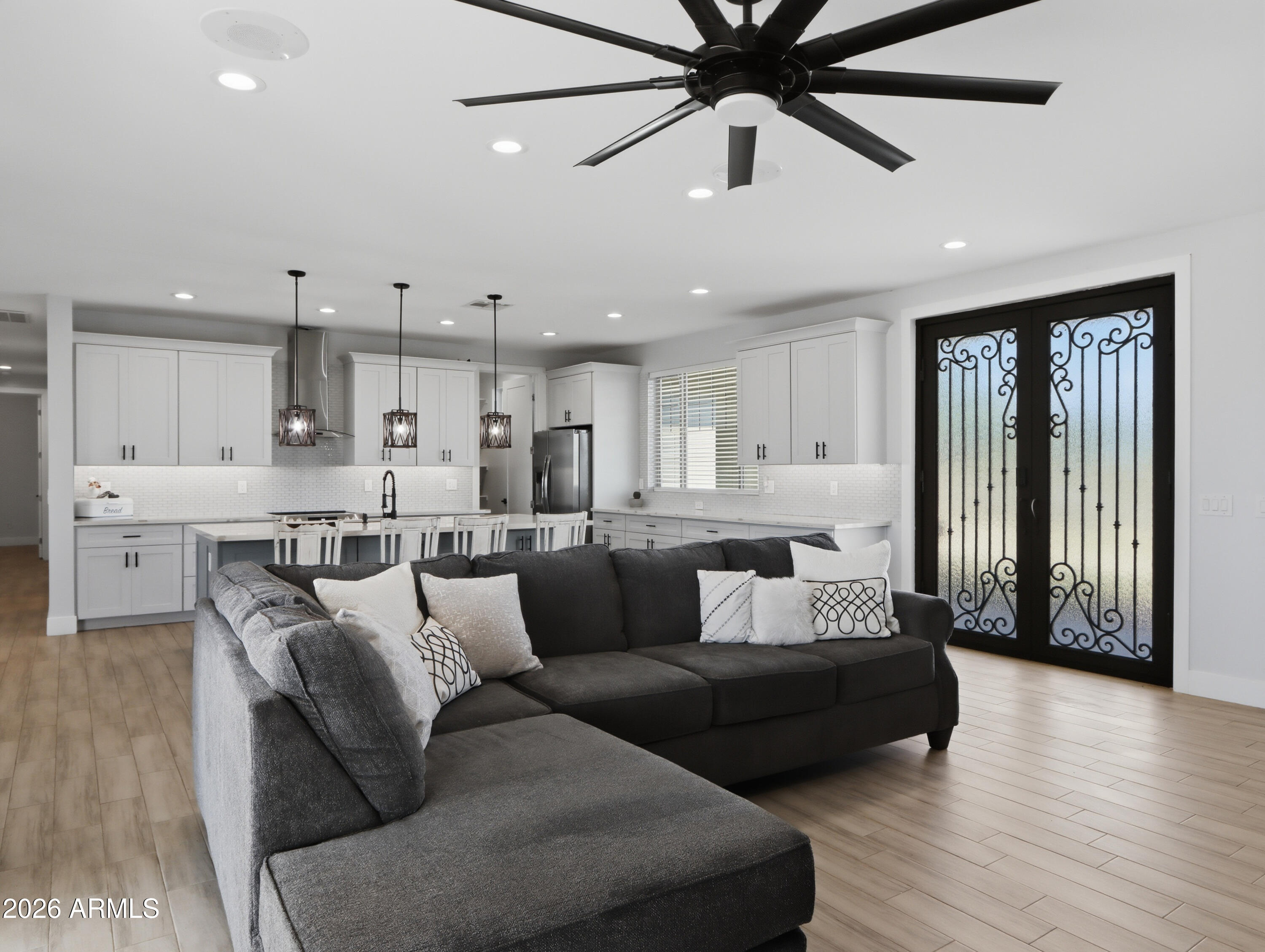 5995 E ROLLING RIDGE Road