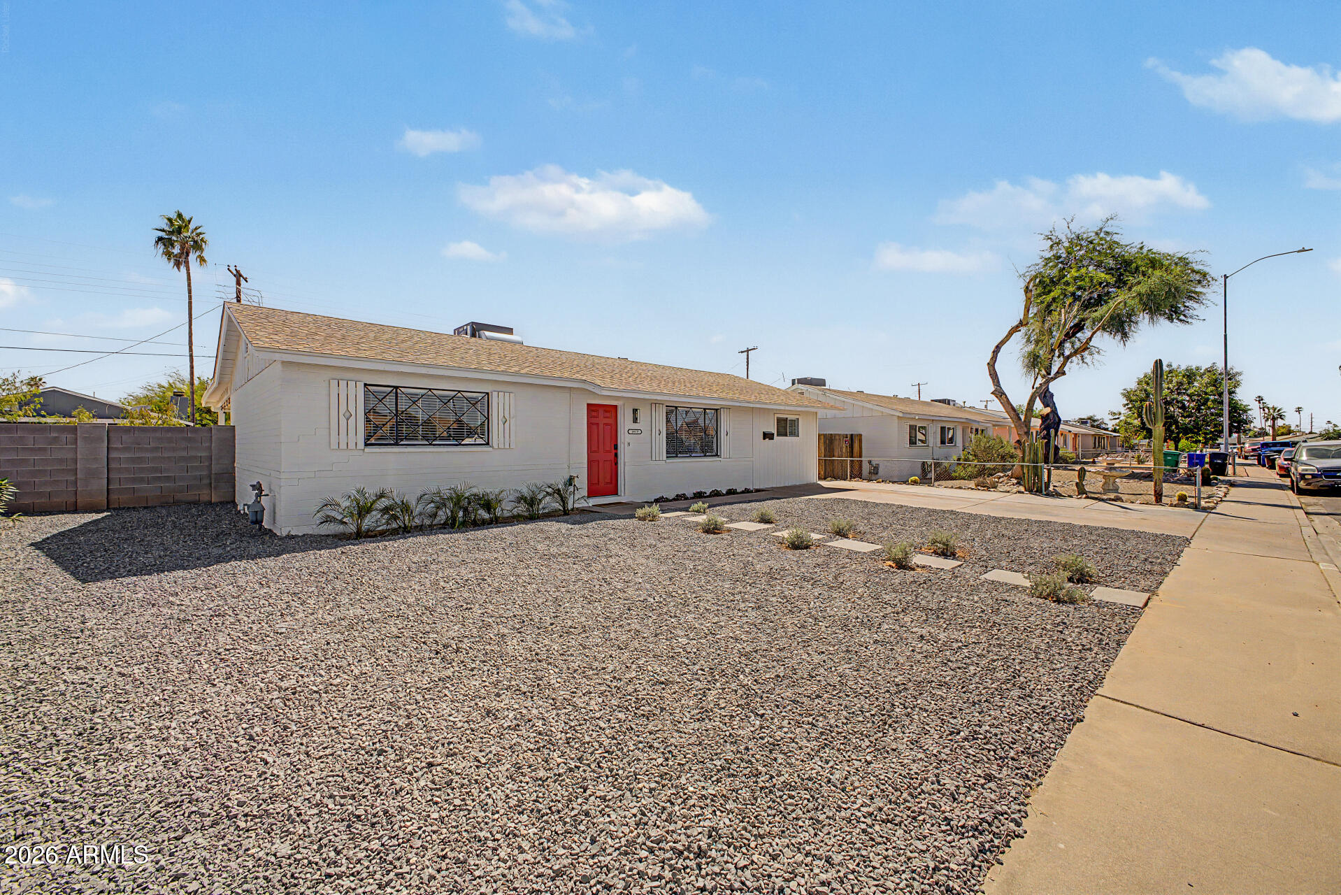 1657 W BEDFORD Street