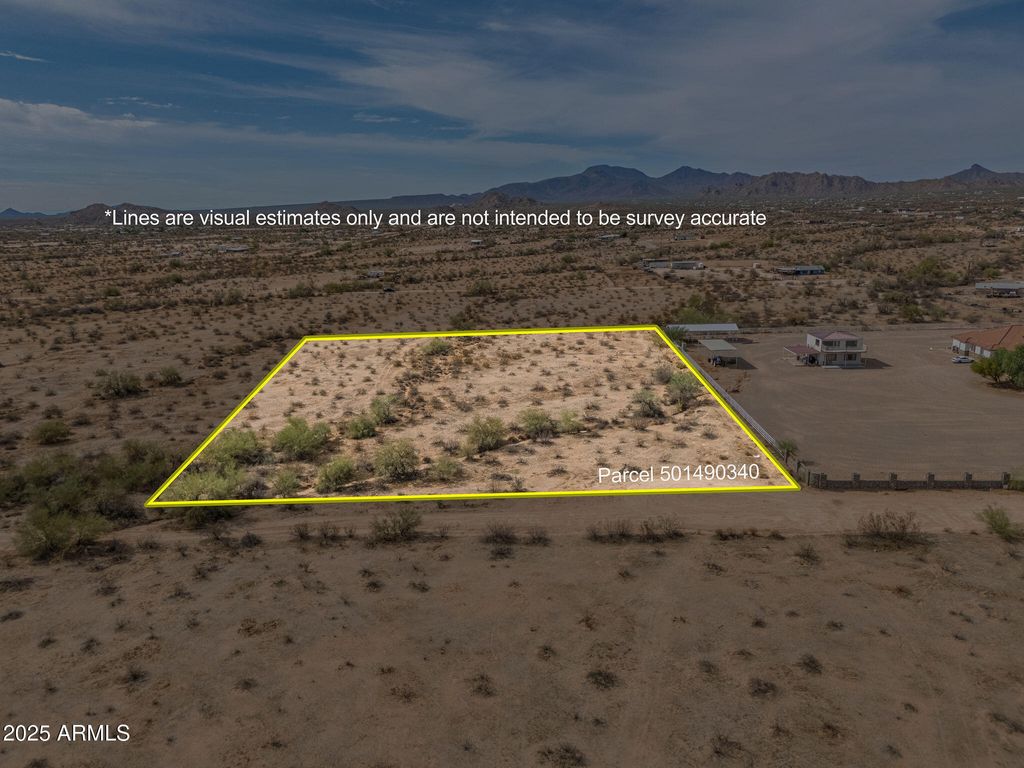 Photo of 13 W Superior Road #34, Maricopa, AZ 85139 (MLS # 6912828)