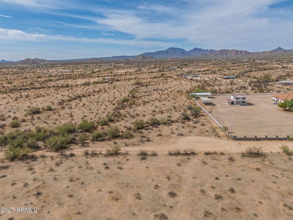 Photo of 13 W Superior Road #34, Maricopa, AZ 85139 (MLS # 6912828)