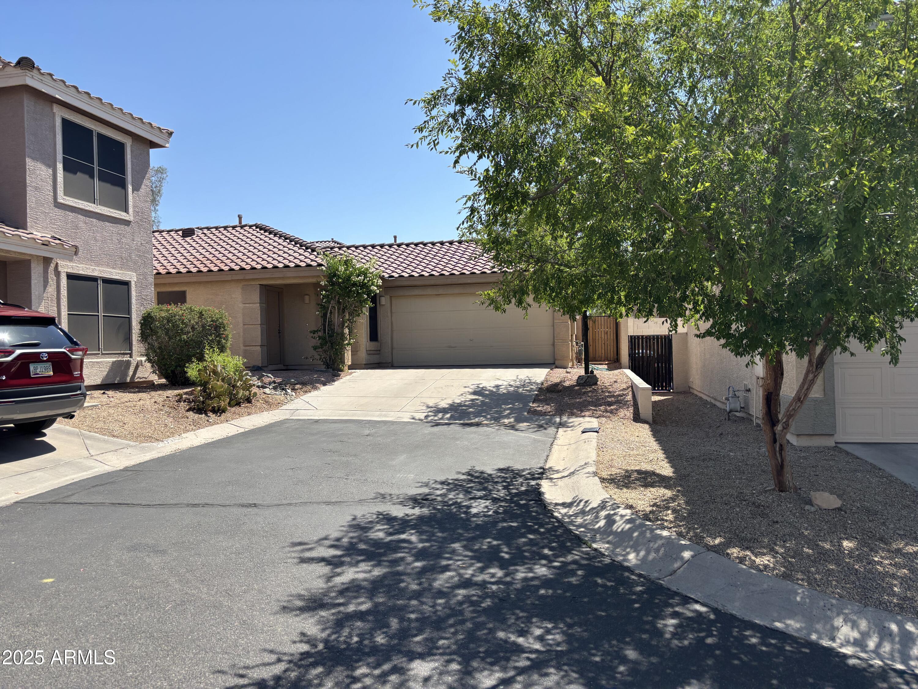 1722 W AMBERWOOD Drive