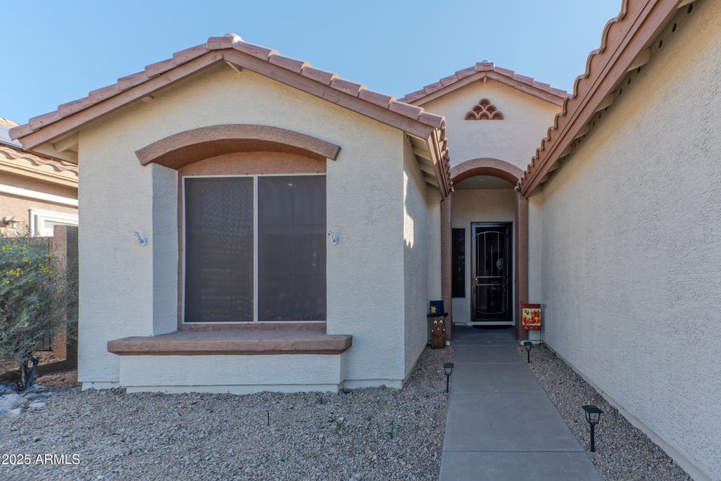 Photo of 41019 N Iron Horse Way, Anthem, AZ 85086 (MLS # 6944699)