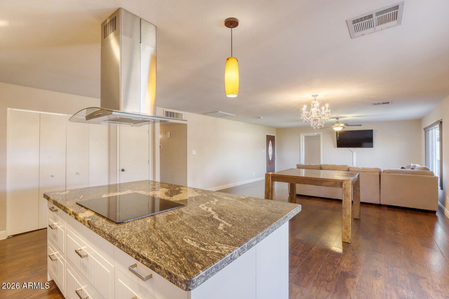 8640 E WILSHIRE Drive