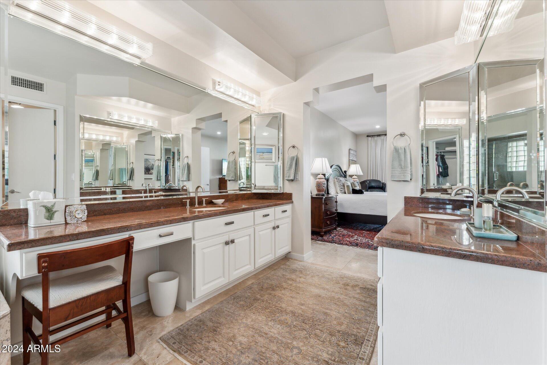 Phoenix, Arizona 85016, United States, 3 Bedrooms Bedrooms, ,4 BathroomsBathrooms,Residential,Pending,32349