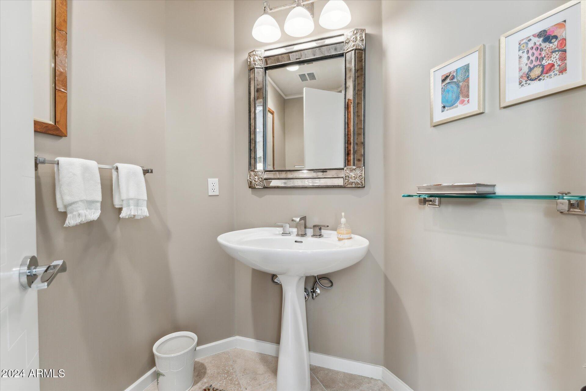 Phoenix, Arizona 85016, United States, 3 Bedrooms Bedrooms, ,4 BathroomsBathrooms,Residential,Pending,32349