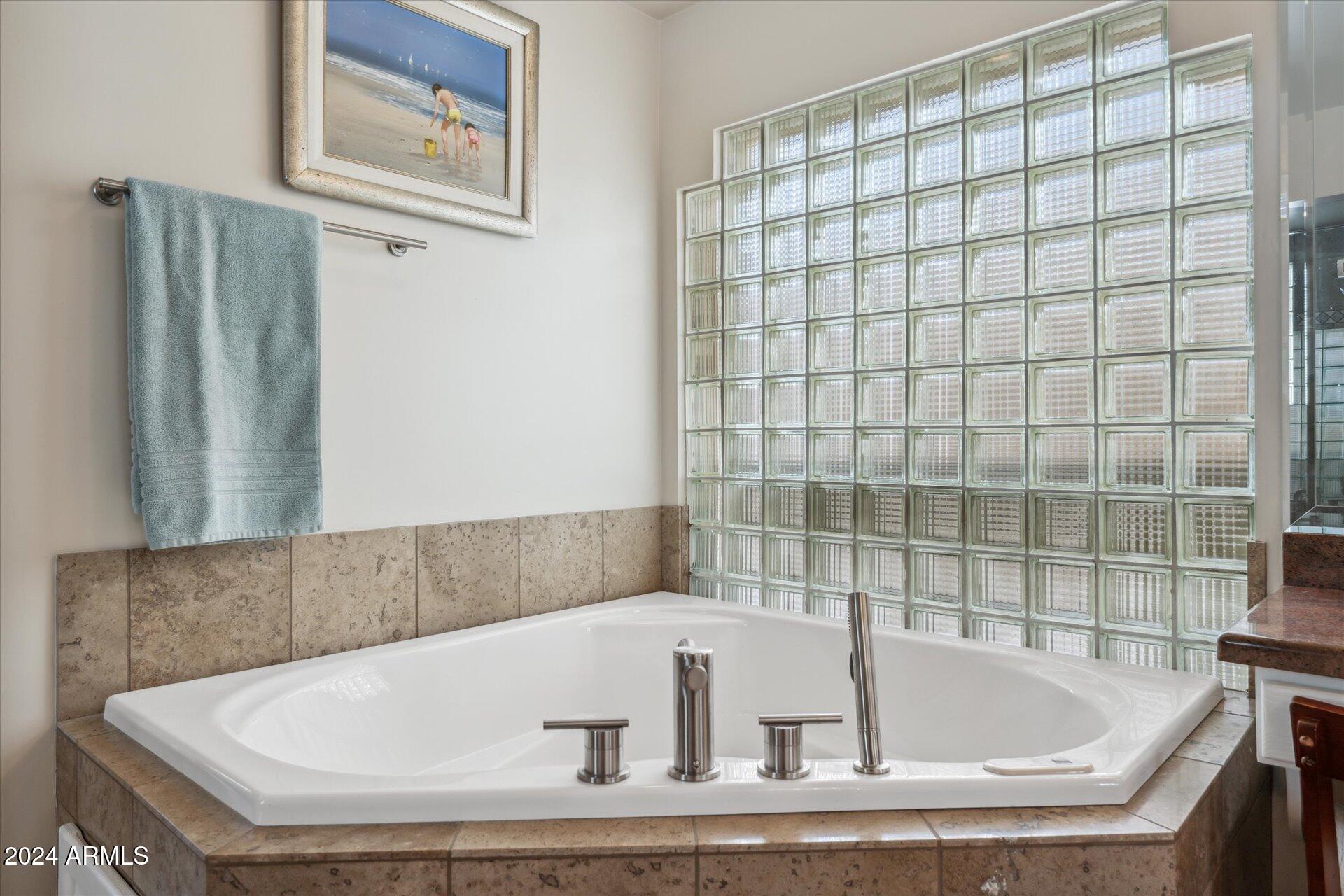 Phoenix, Arizona 85016, United States, 3 Bedrooms Bedrooms, ,4 BathroomsBathrooms,Residential,Pending,32349