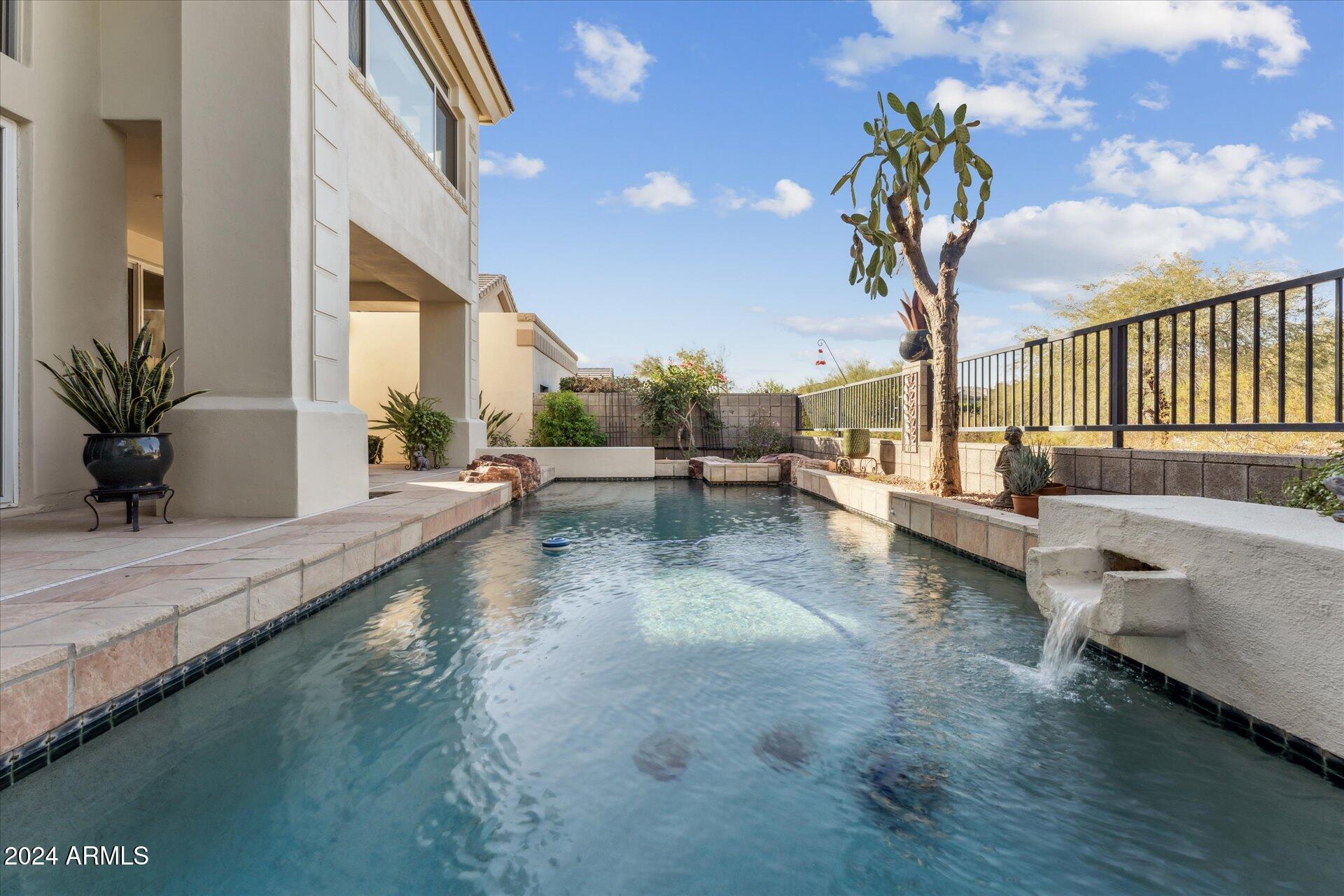 Phoenix, Arizona 85016, United States, 3 Bedrooms Bedrooms, ,4 BathroomsBathrooms,Residential,Pending,32349