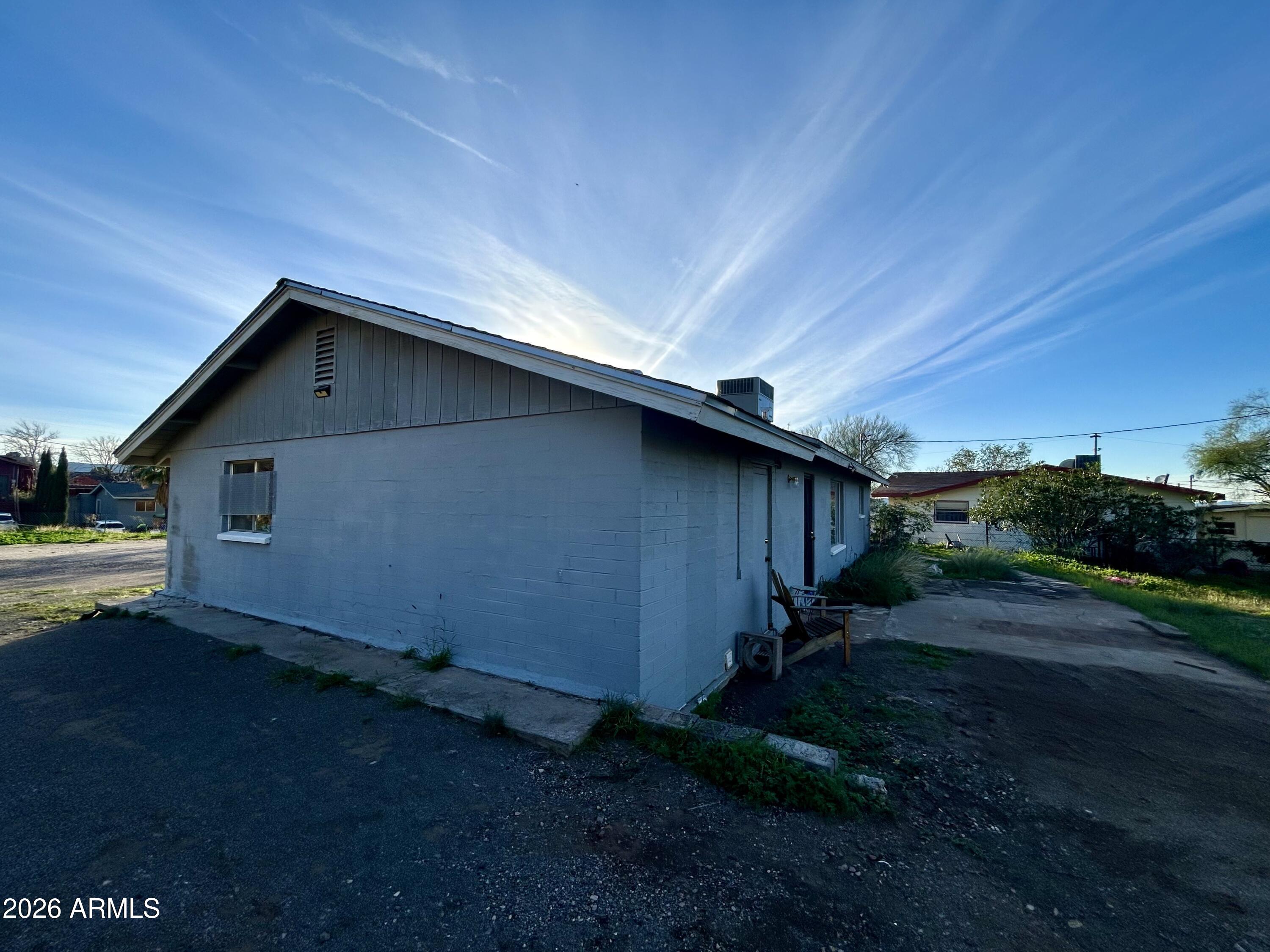 444 W VALENTINE Street