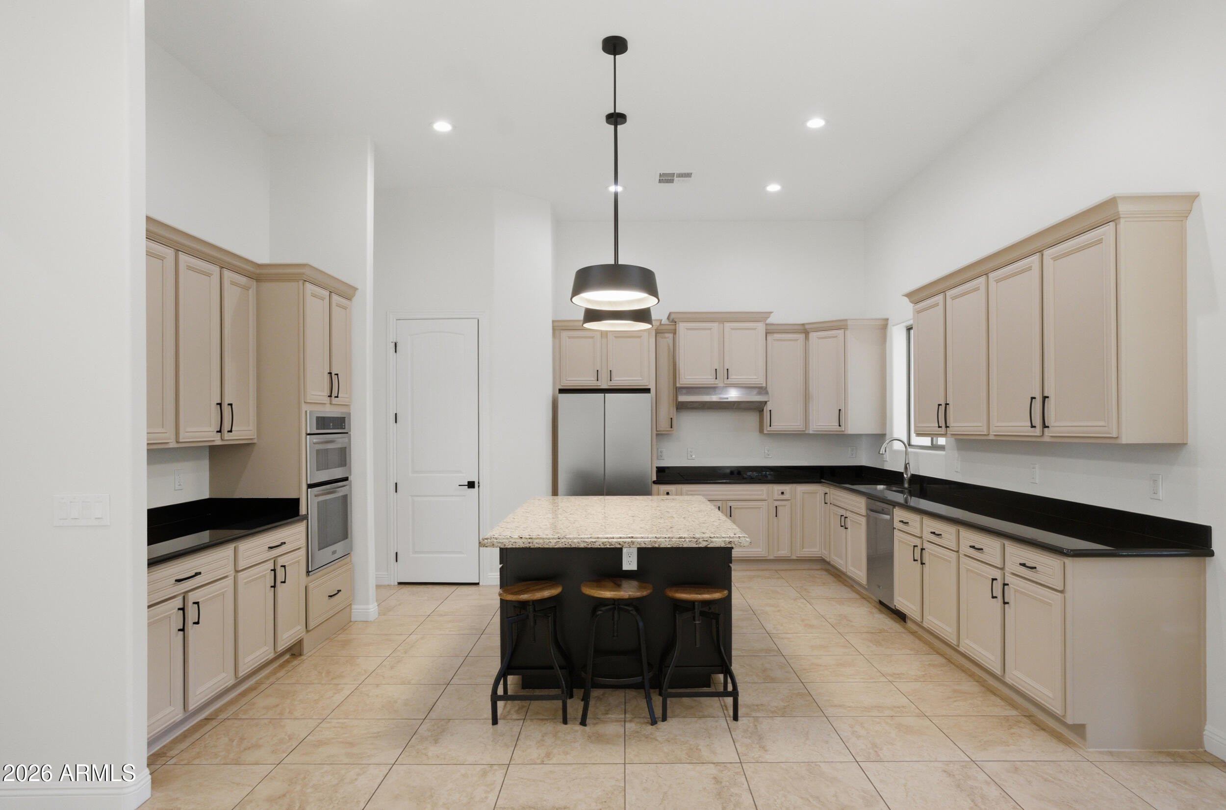 28142 N SANDRIDGE Drive