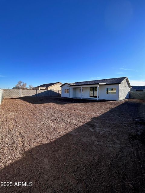 A home in Arizona City