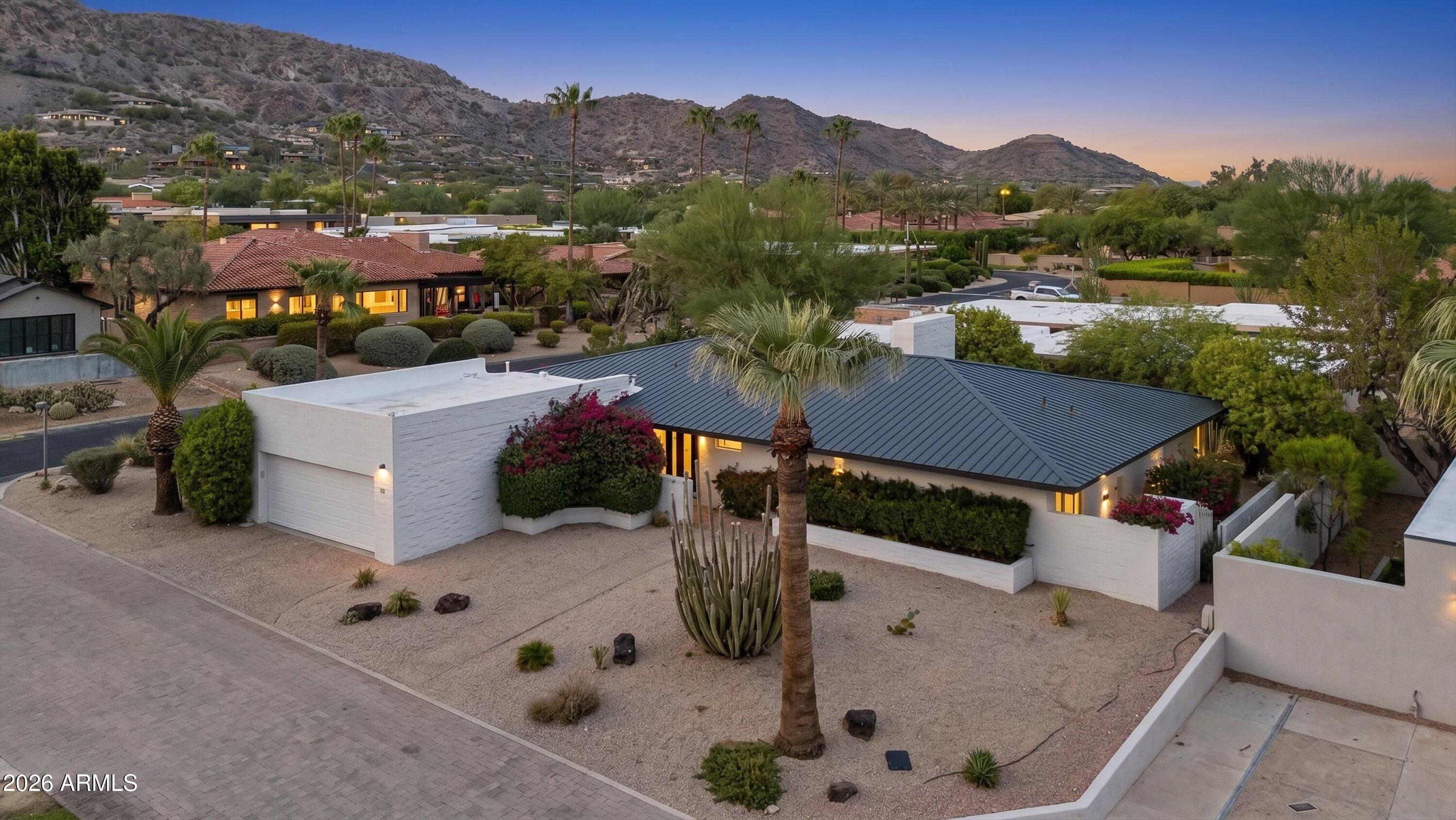 5434 E LINCOLN Drive 33
