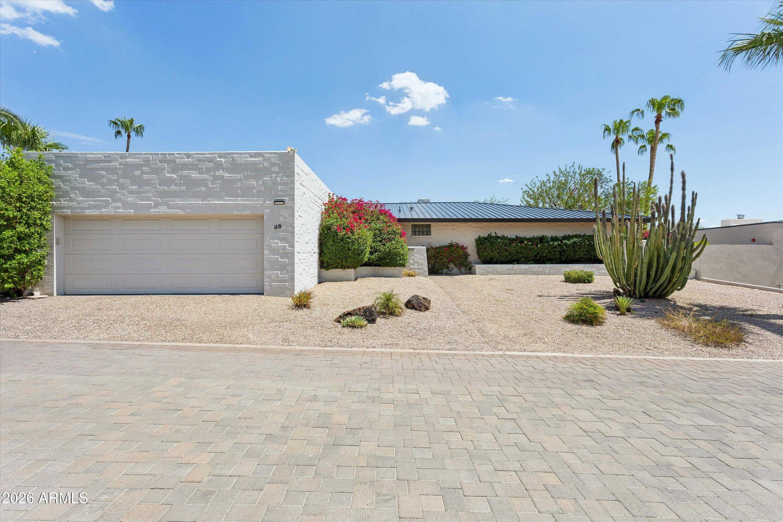5434 E LINCOLN Drive 33