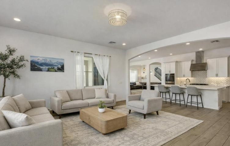 4196 E Coconino Place