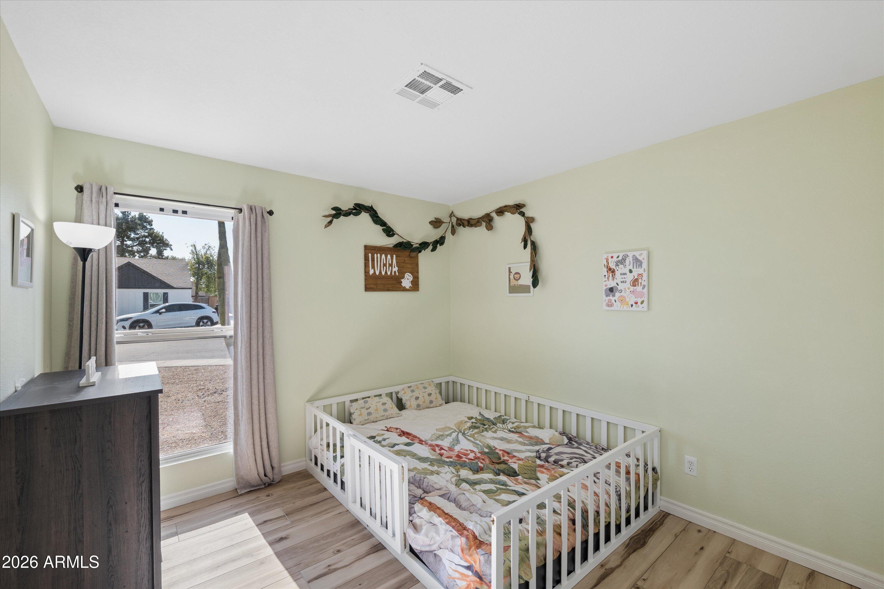 LA CRESCENTA UNIT 2 - Residential