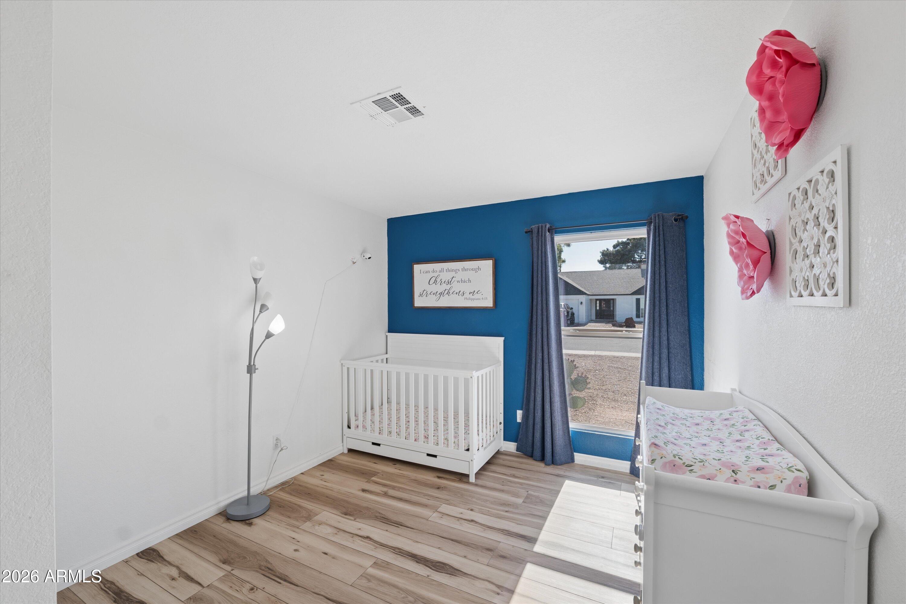 LA CRESCENTA UNIT 2 - Residential