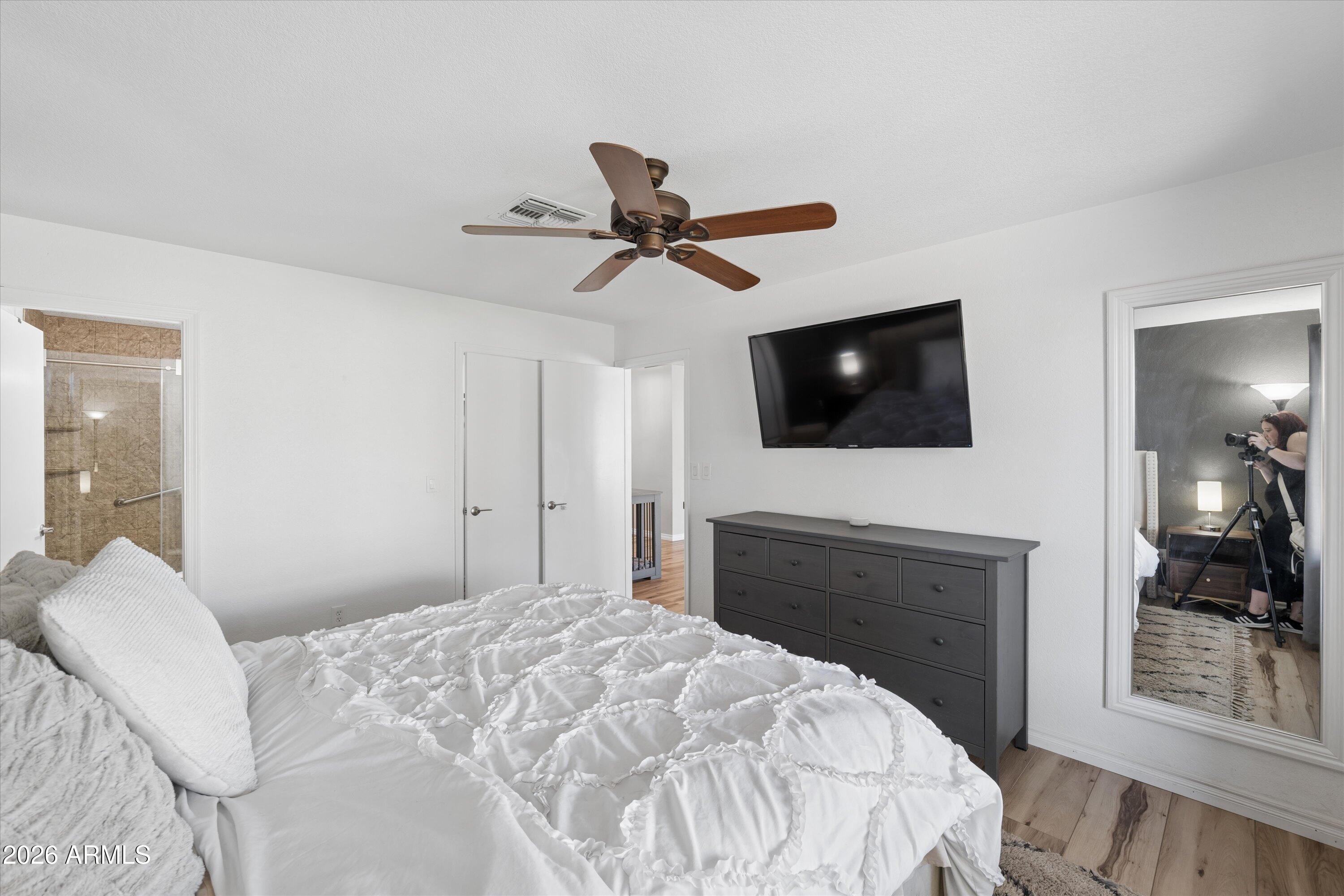 LA CRESCENTA UNIT 2 - Residential