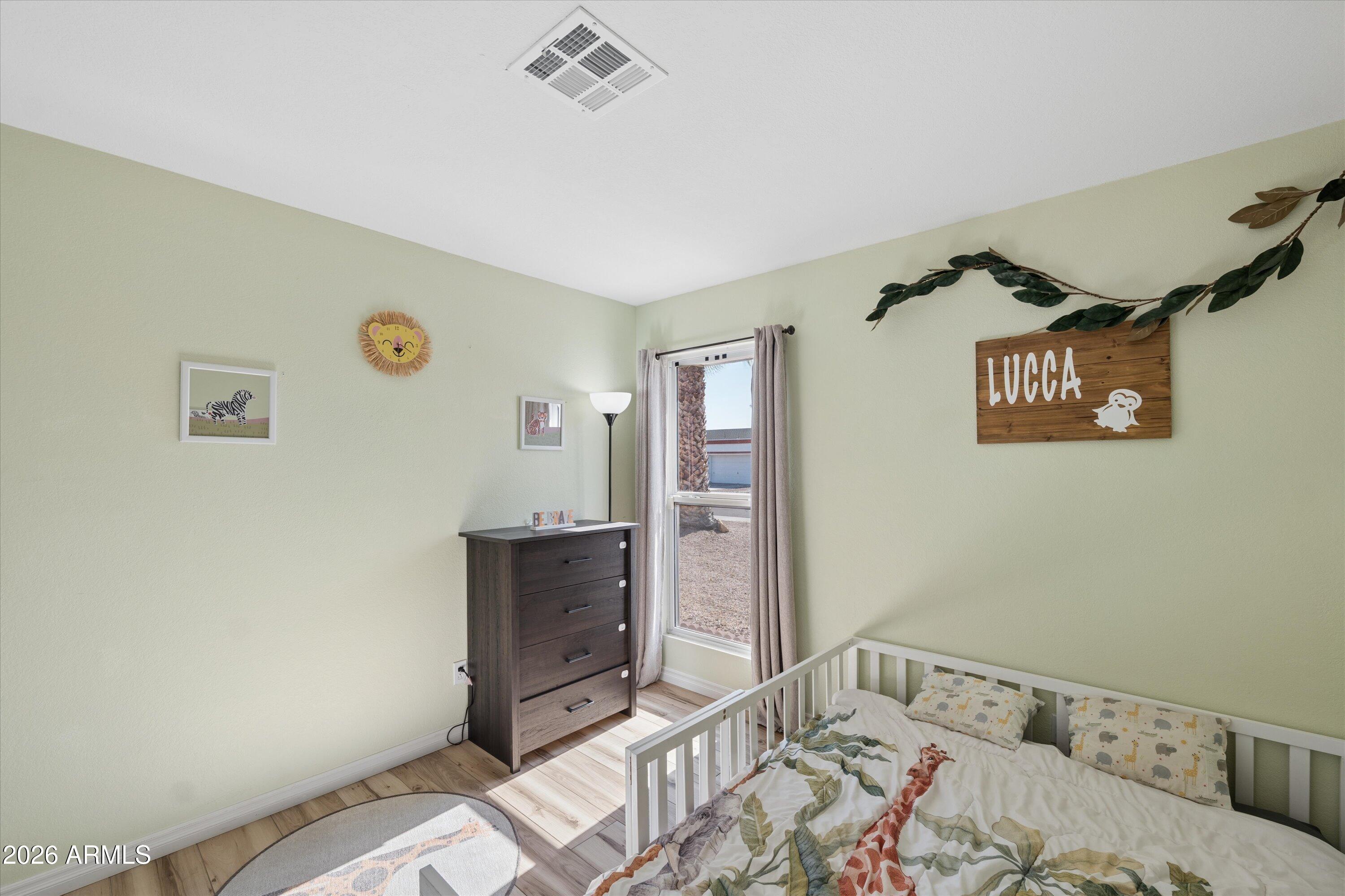 LA CRESCENTA UNIT 2 - Residential